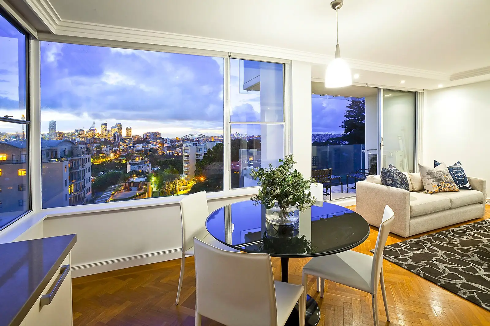 7A/3 Darling Point Road, Darling Point Leased by Sydney Sotheby's International Realty - image 2