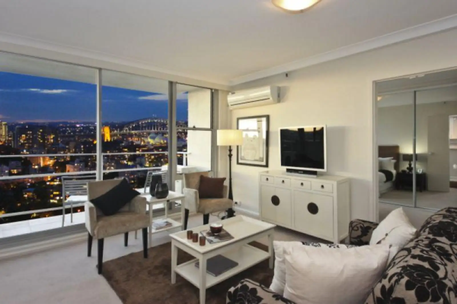 'Ranelagh' 2/3 Darling Point Road, Darling Point Leased by Sydney Sotheby's International Realty - image 2