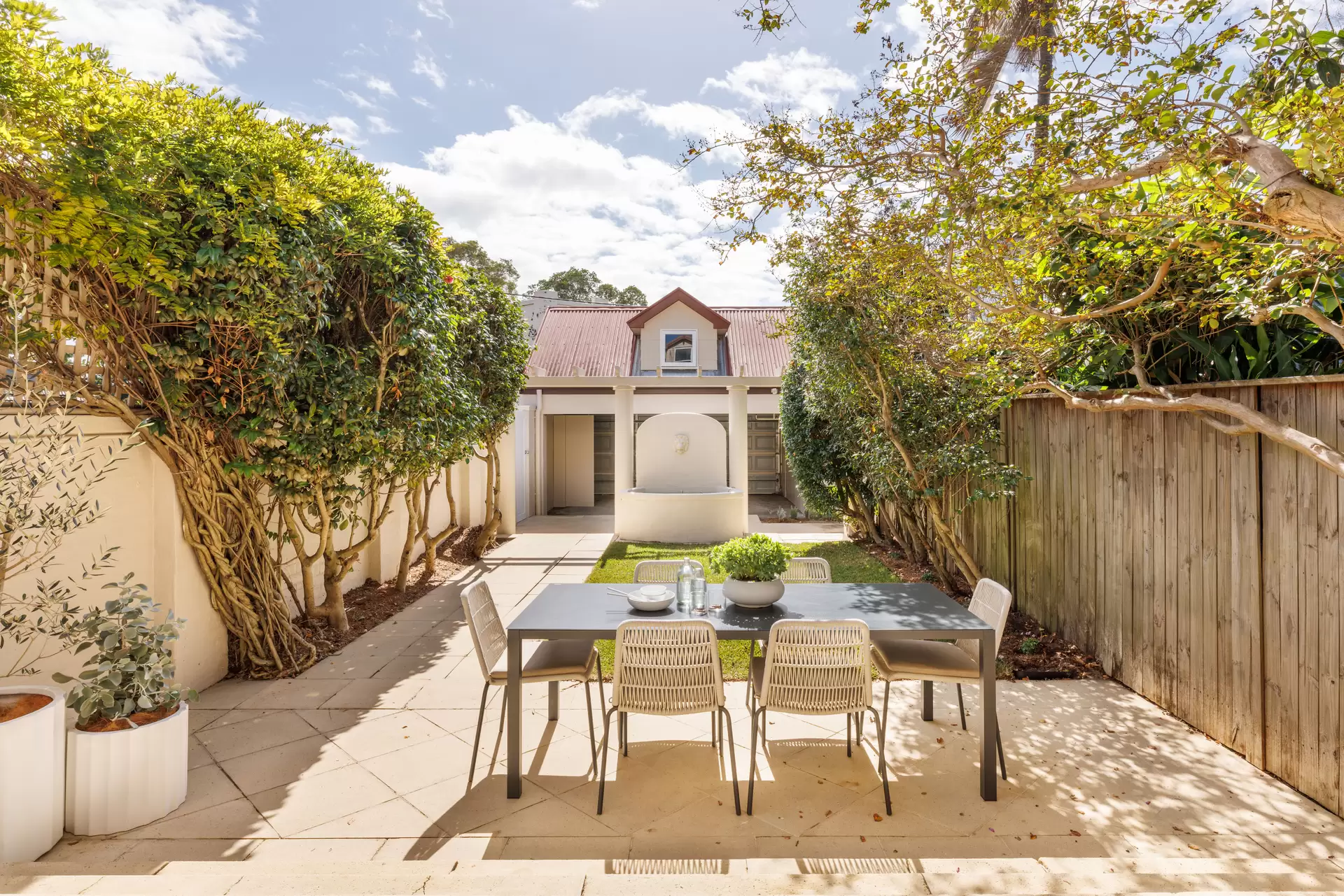 2 Woodstock Street, Bondi Junction Sold by Sydney Sotheby's International Realty - image 1