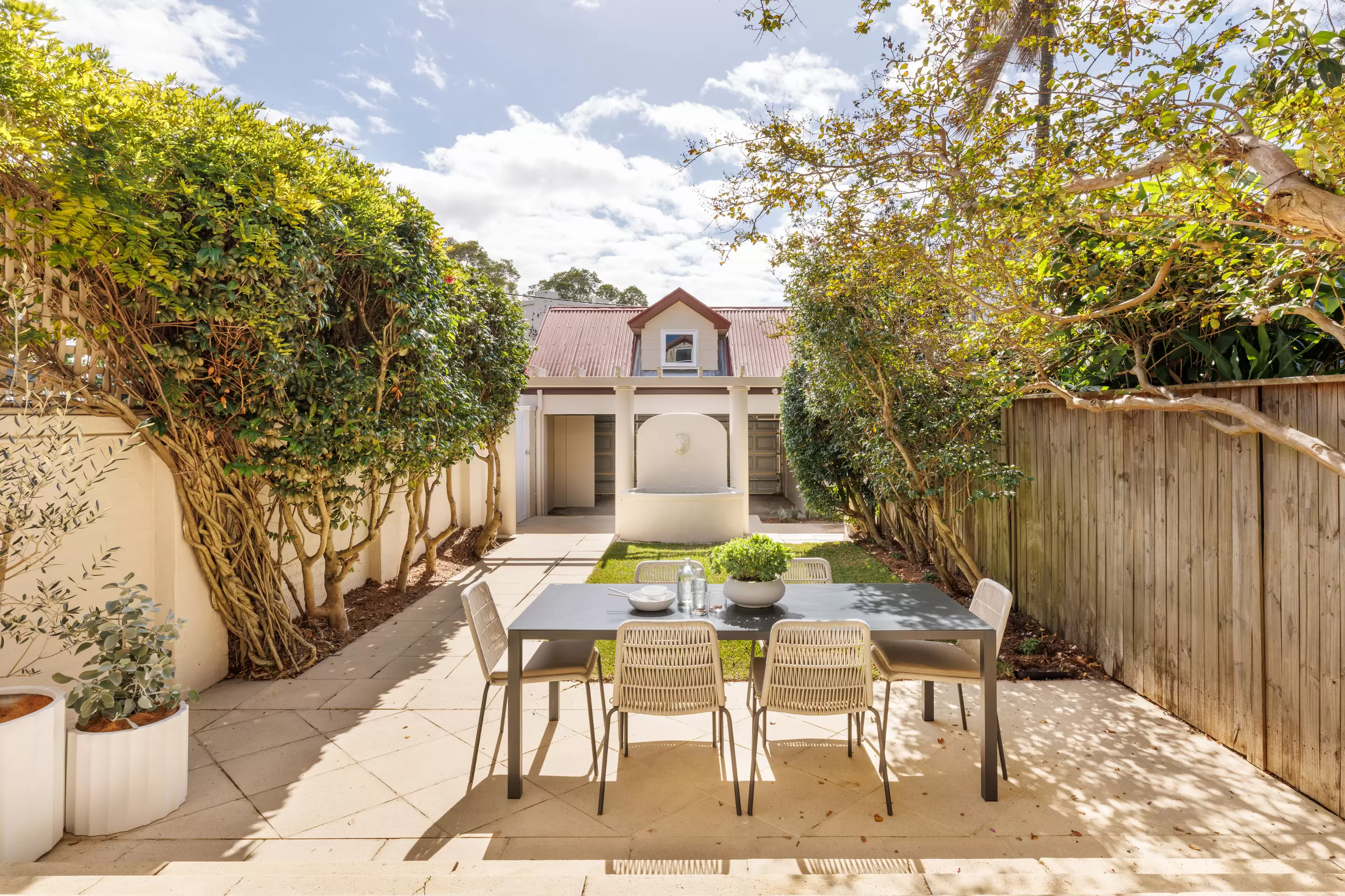 2 Woodstock Street, Bondi Junction Sold by Sydney Sotheby's International Realty - image 2