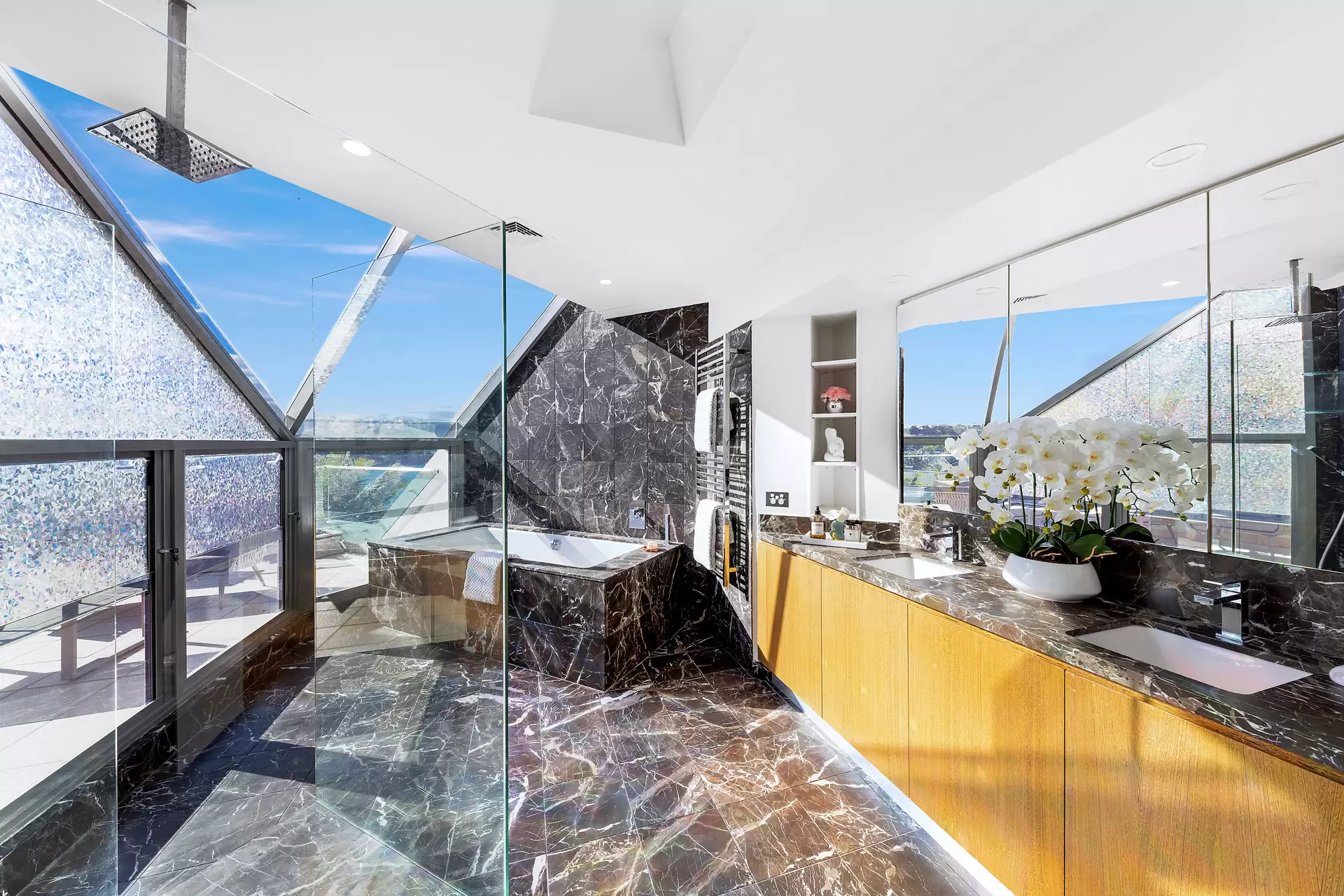 25 Parriwi Road, Mosman For Sale by Sydney Sotheby's International Realty - image 6