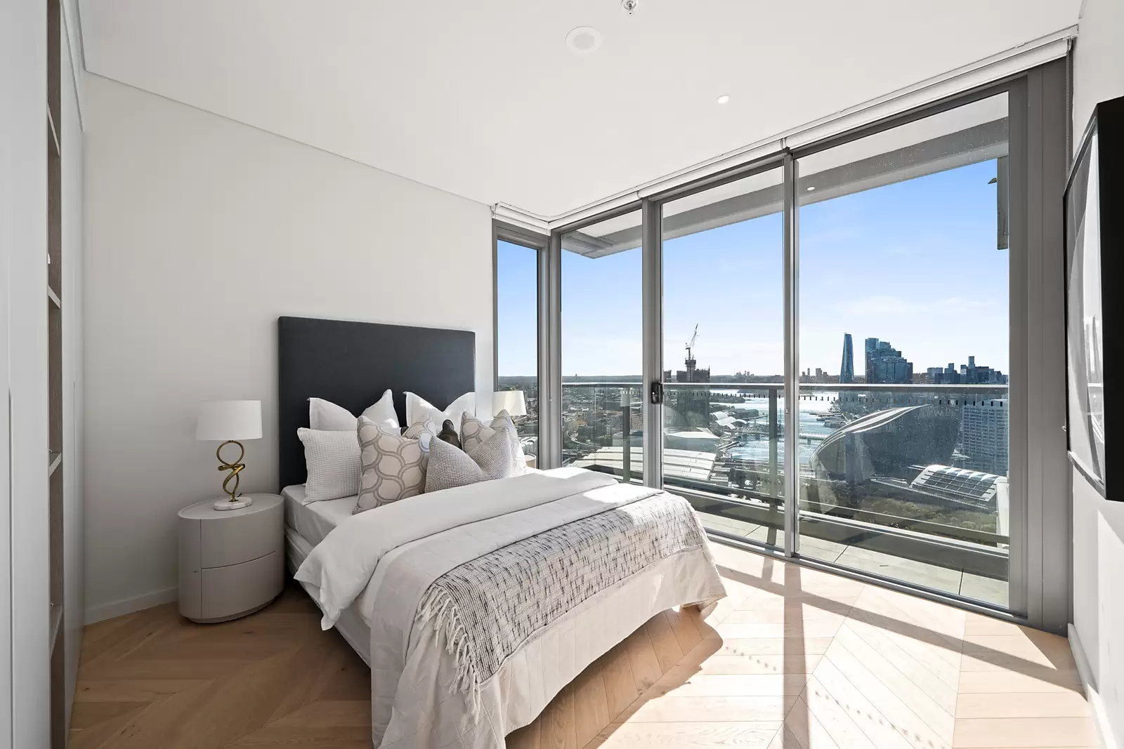 3372/65 Tumbalong Boulevard, Haymarket For Sale by Sydney Sotheby's International Realty - image 7