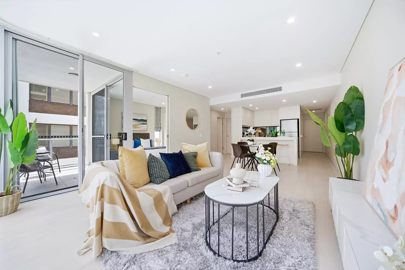 601/350 Oxford Street, Bondi Junction For Sale by Sydney Sotheby's International Realty - image 2