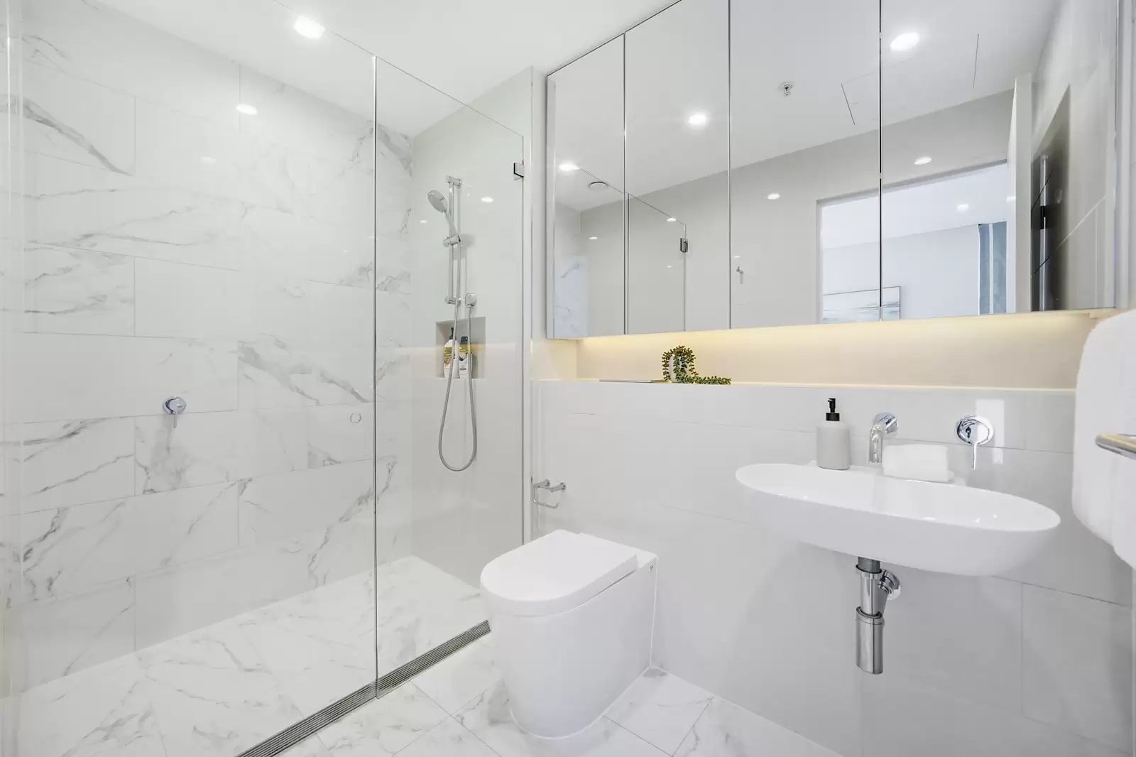 601/350 Oxford Street, Bondi Junction For Sale by Sydney Sotheby's International Realty - image 7