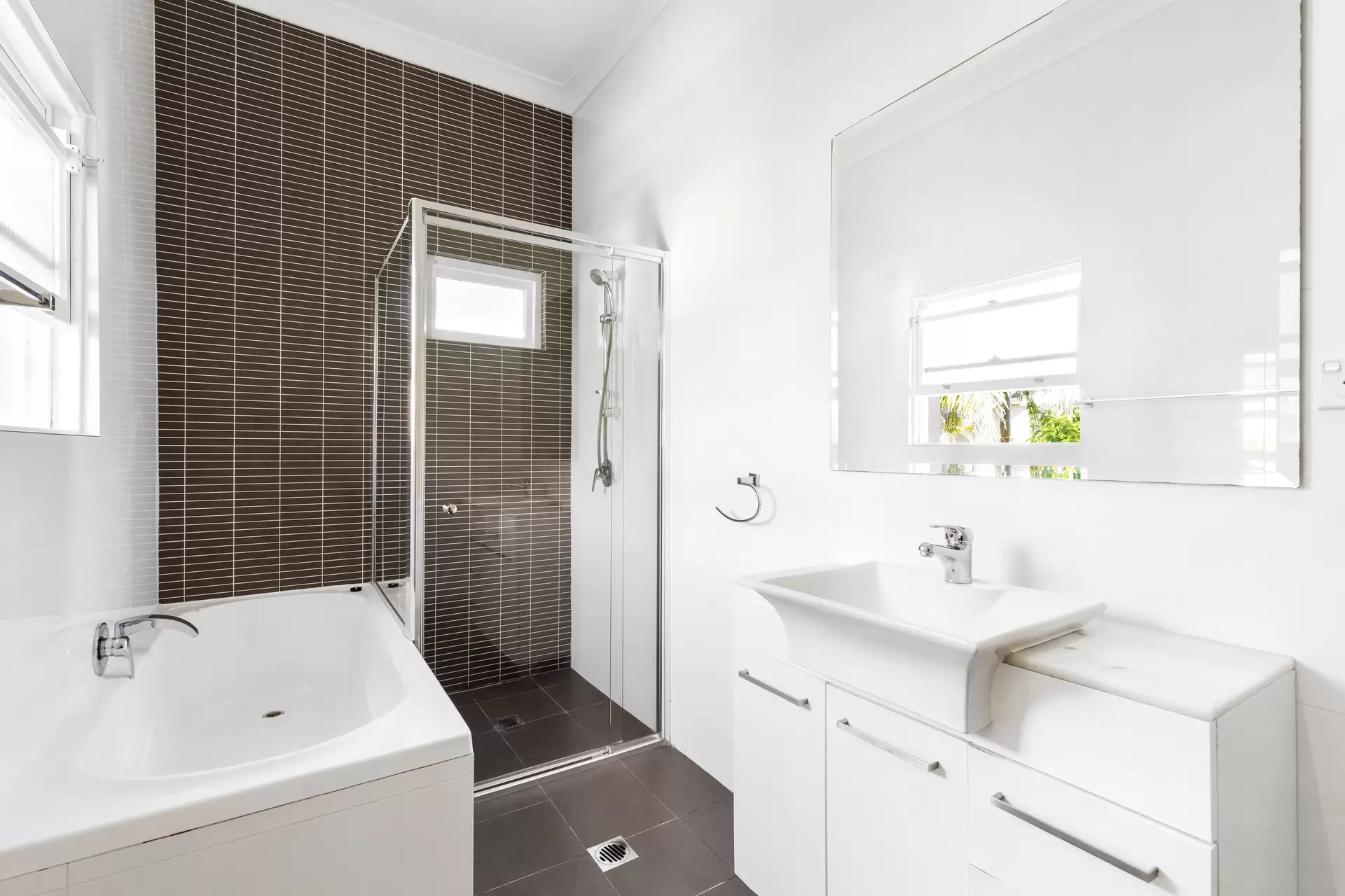 31 Wunulla Road, Point Piper Sold by Sydney Sotheby's International Realty - image 1