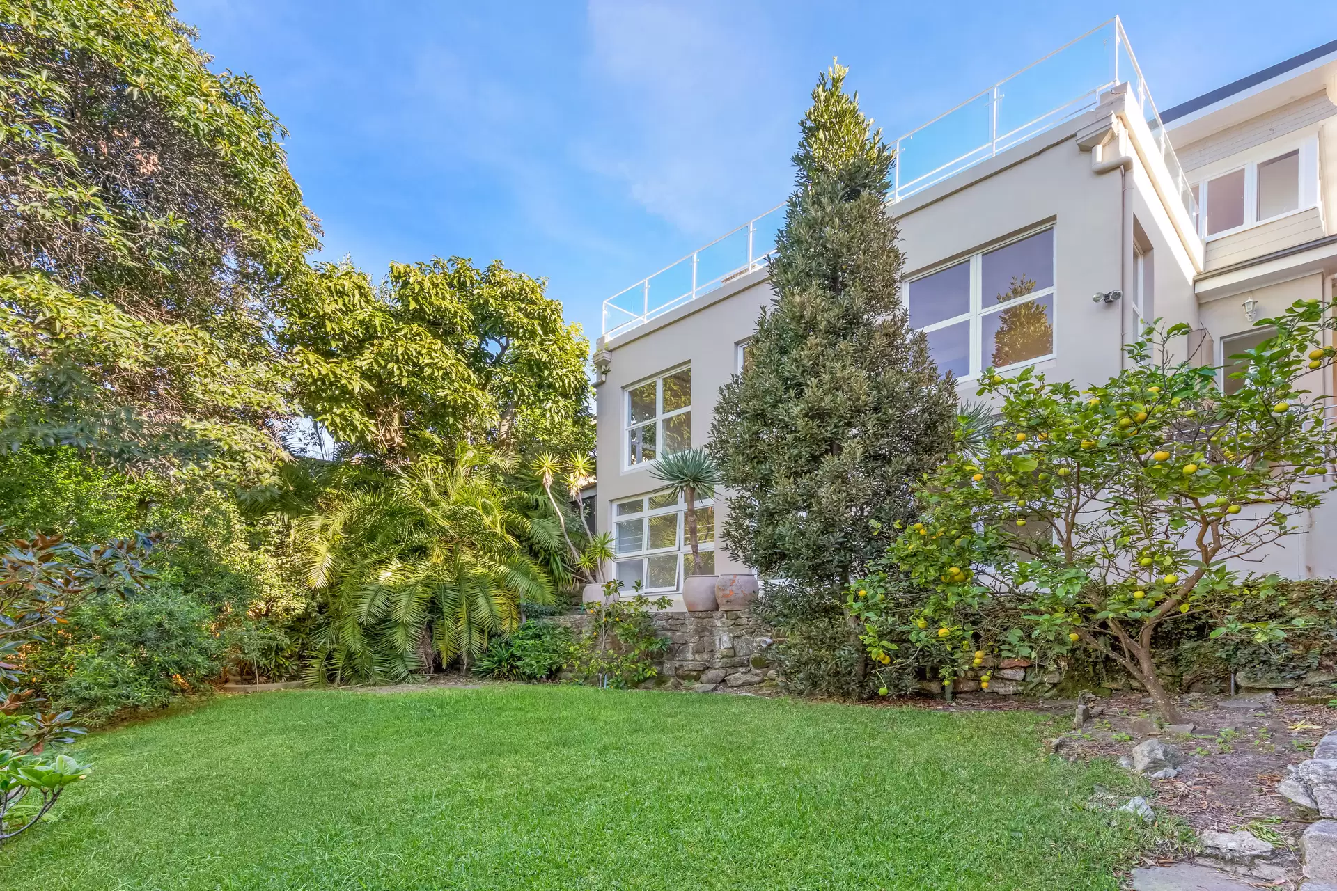 31 Wunulla Road, Point Piper Sold by Sydney Sotheby's International Realty - image 1