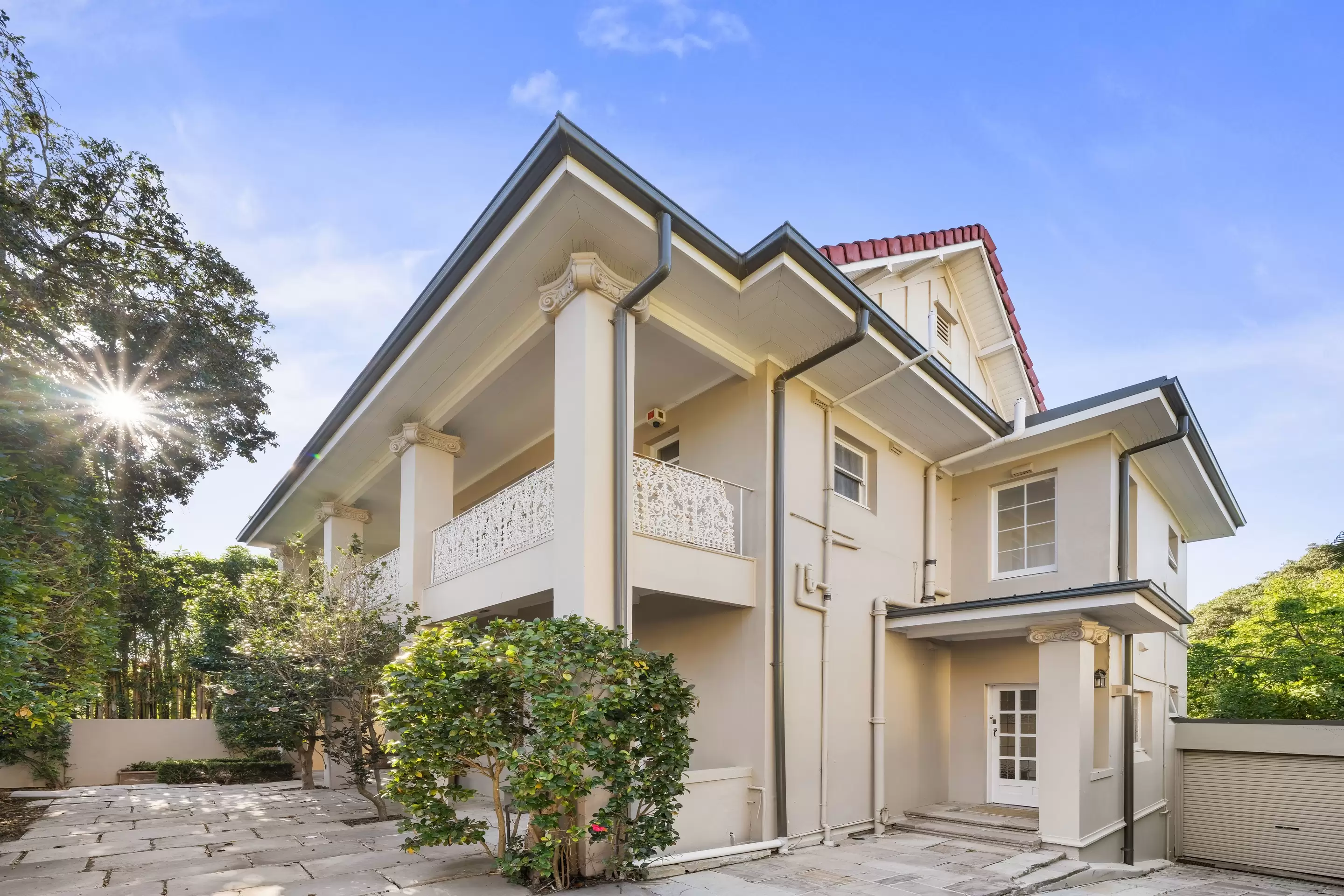 31 Wunulla Road, Point Piper Sold by Sydney Sotheby's International Realty - image 2