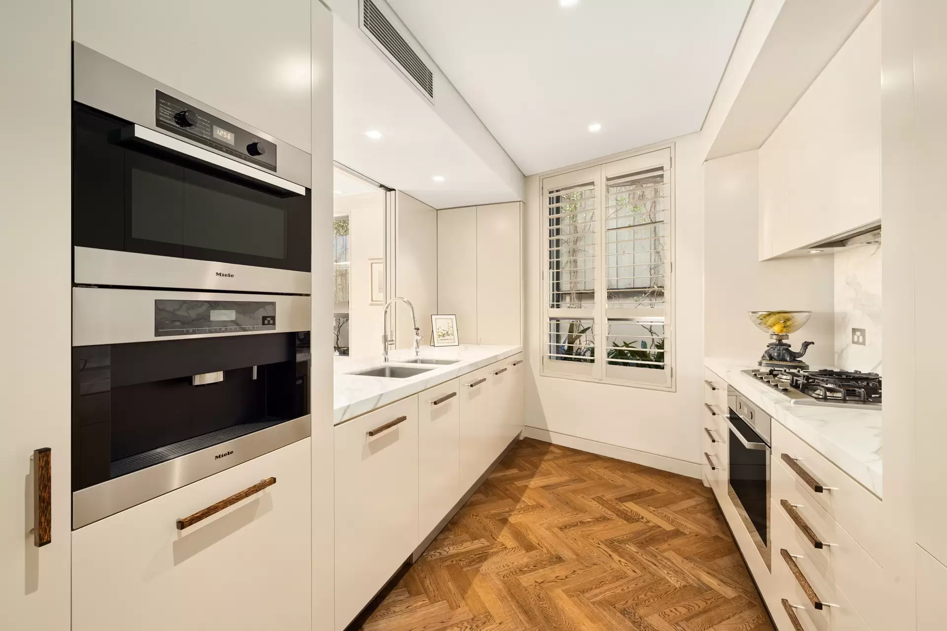 1/53 New Beach Road, Darling Point For Sale by Sydney Sotheby's International Realty - image 1