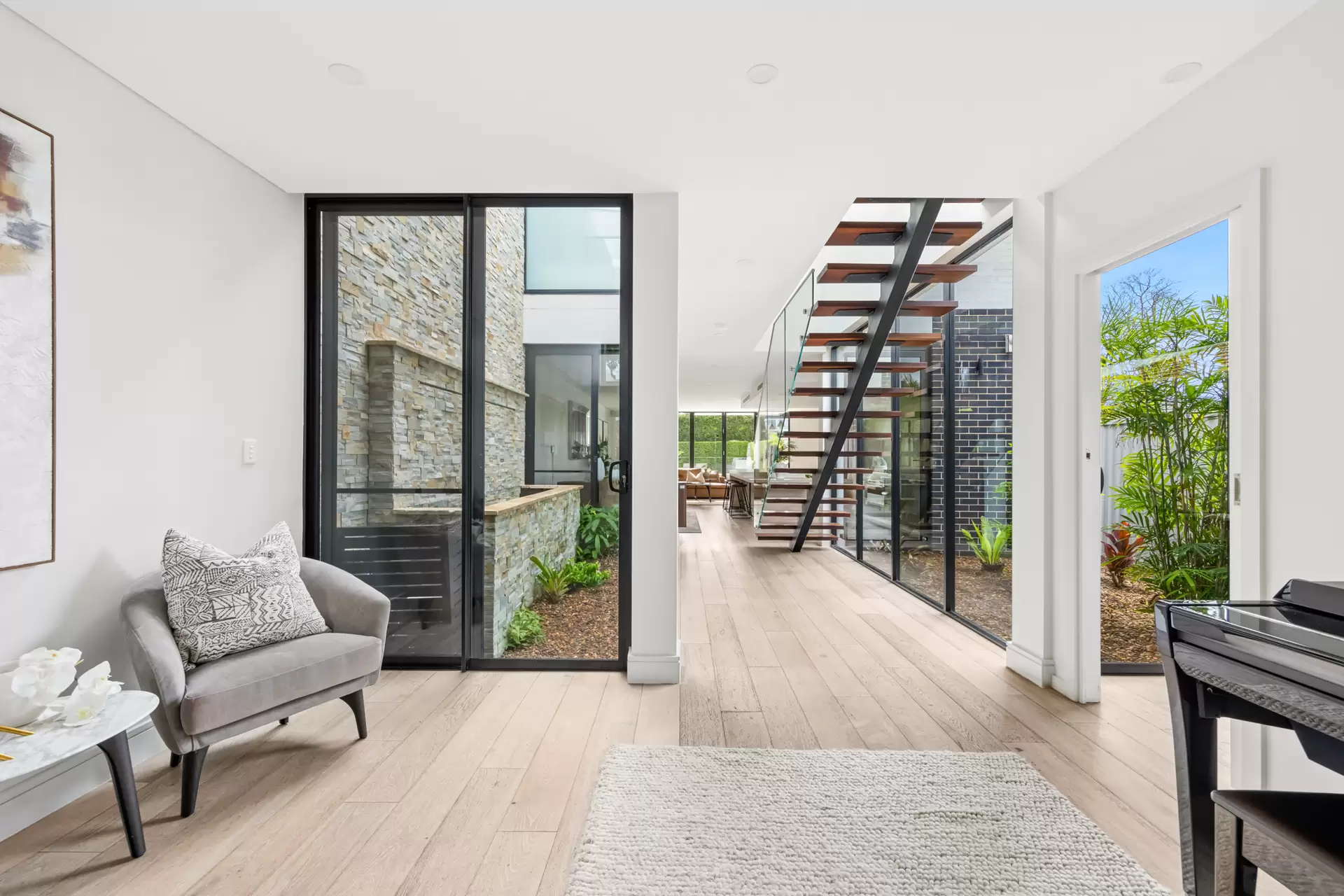 143 King Street, Mascot Sold by Sydney Sotheby's International Realty - image 7