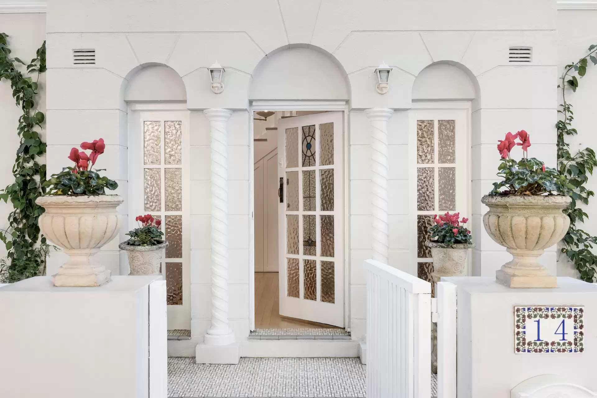 14 William Street, Randwick Sold by Sydney Sotheby's International Realty - image 2