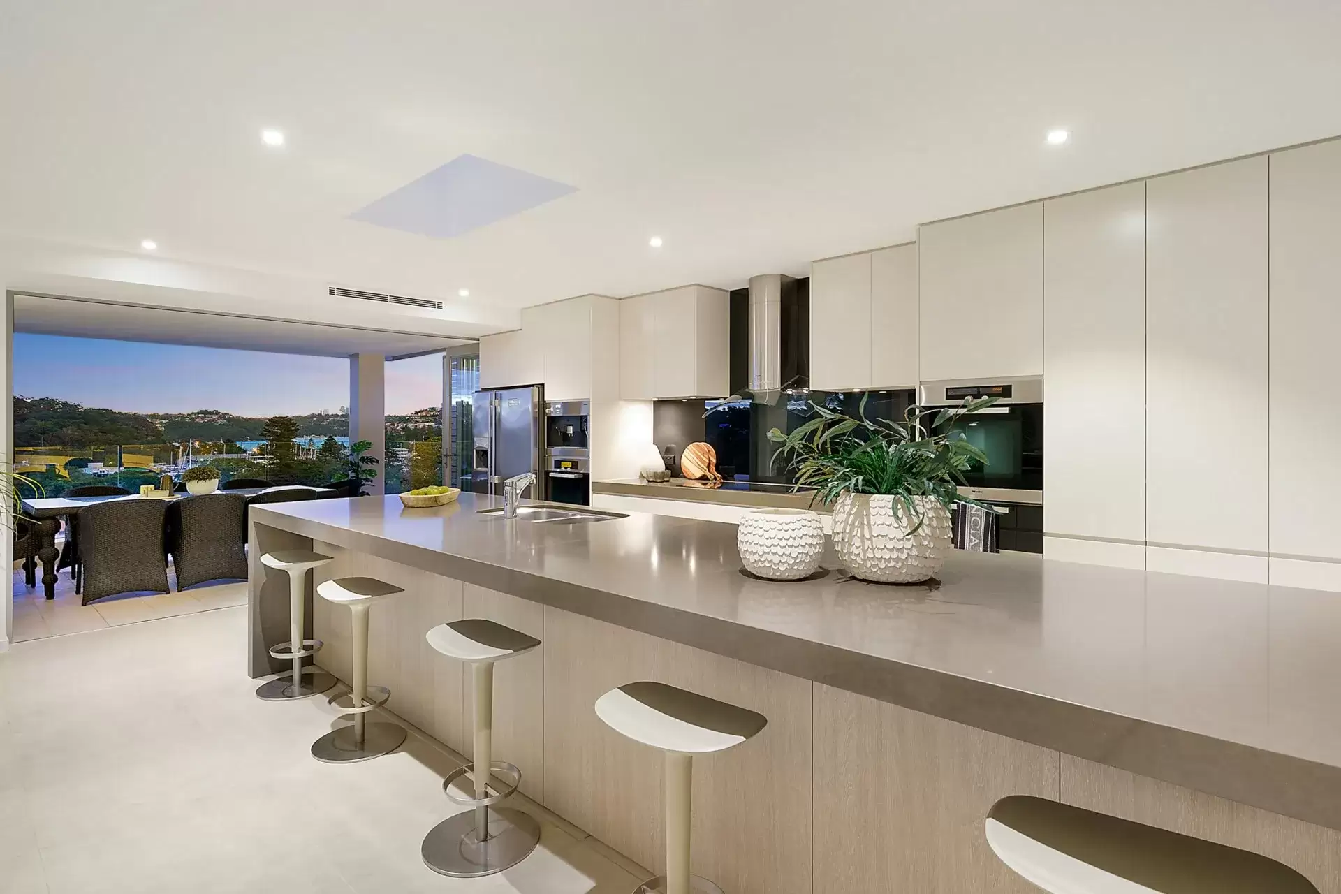 18 Amiens Road, Clontarf Sold by Sydney Sotheby's International Realty - image 2
