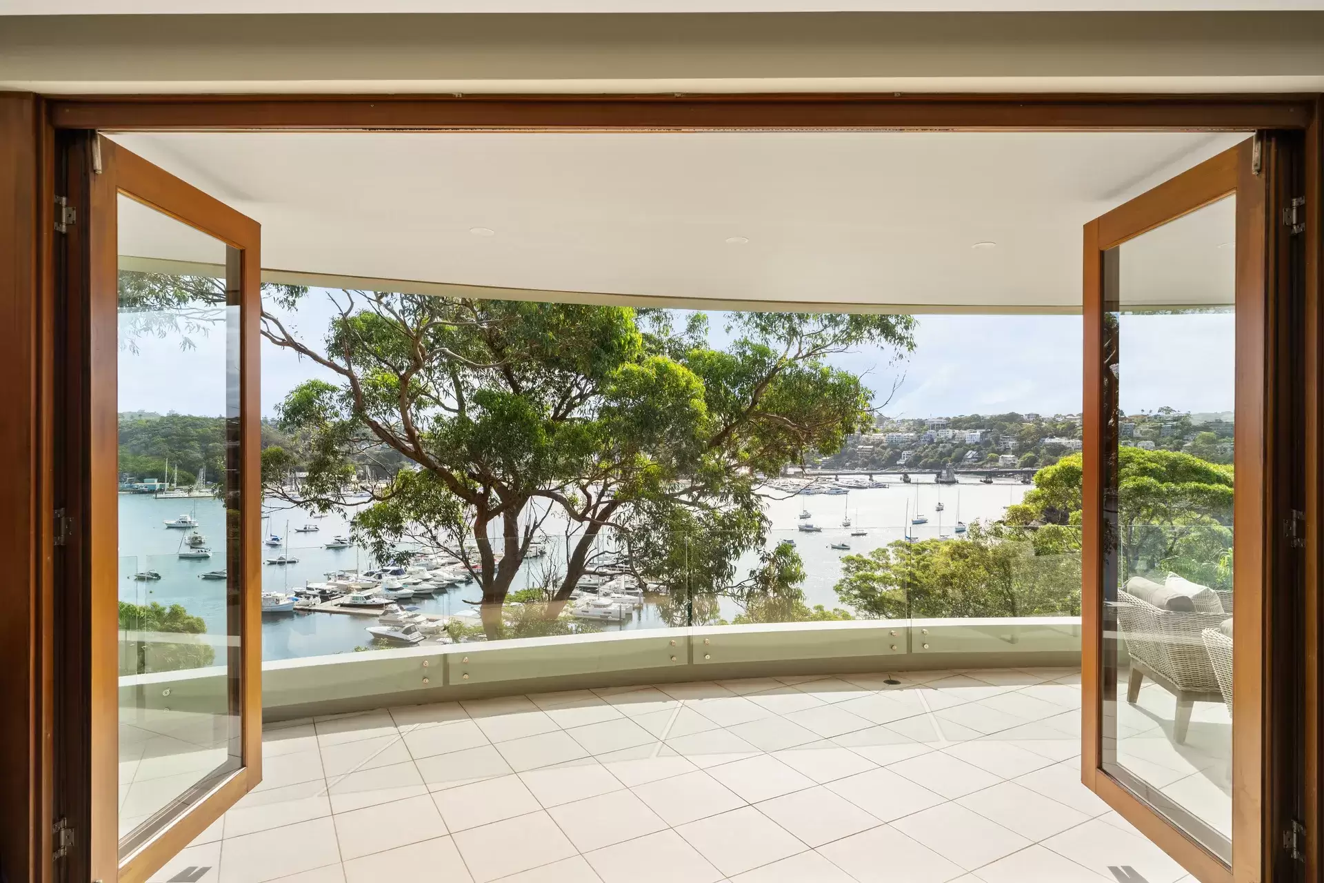 15 Peronne Avenue, Clontarf Sold by Sydney Sotheby's International Realty - image 6