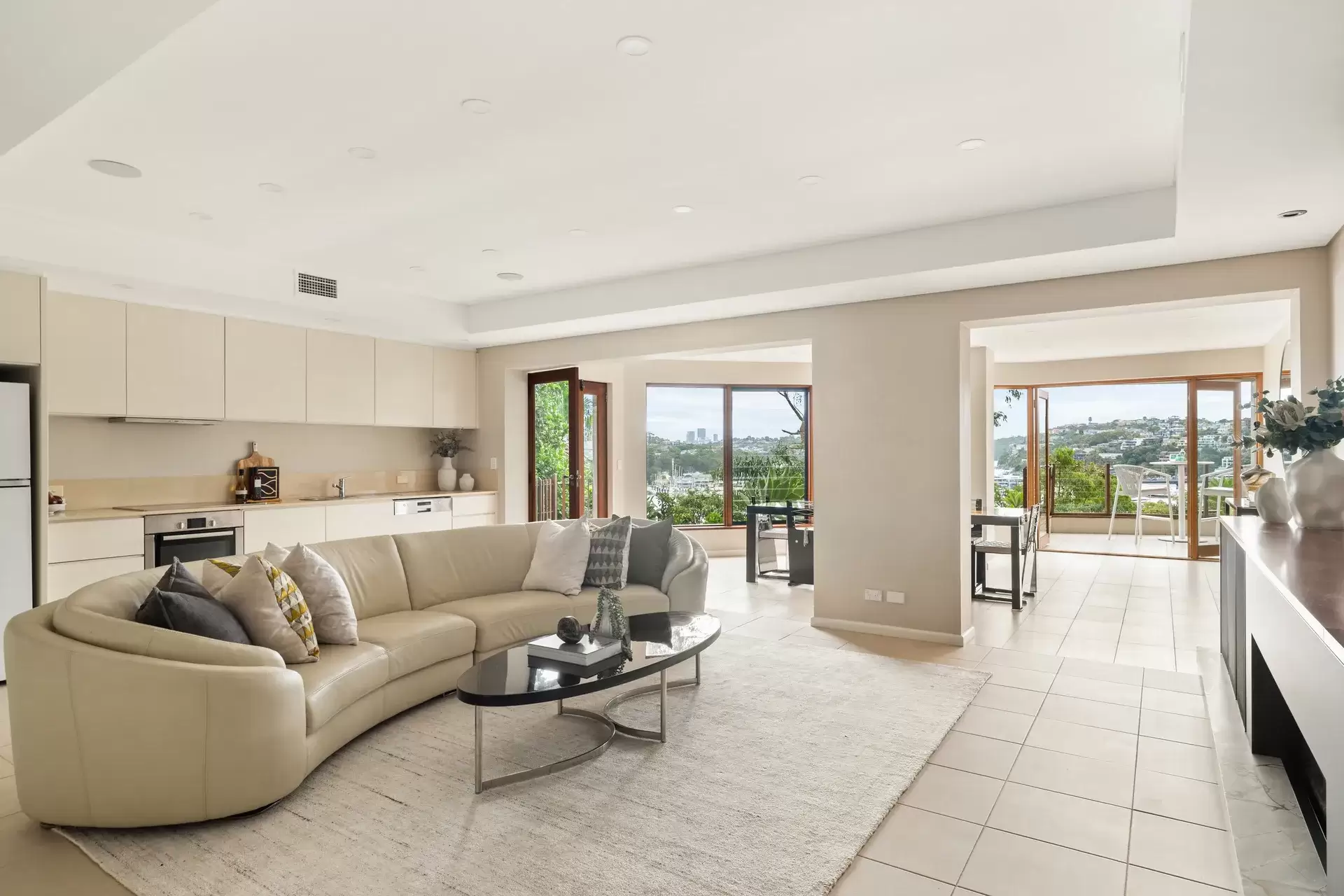 15 Peronne Avenue, Clontarf Sold by Sydney Sotheby's International Realty - image 13