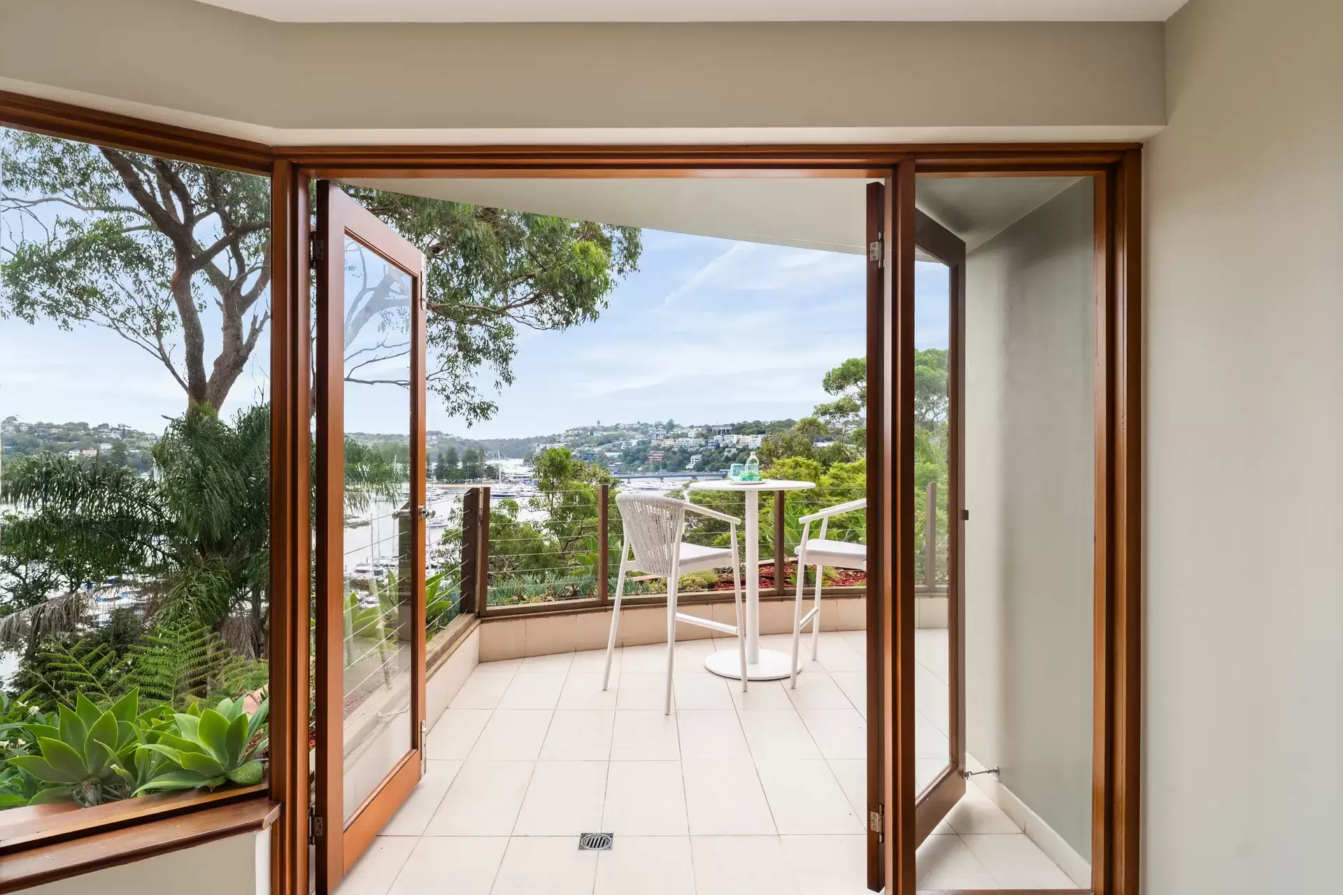 15 Peronne Avenue, Clontarf Sold by Sydney Sotheby's International Realty - image 16