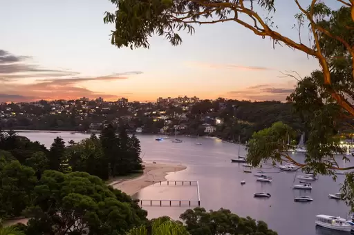 15 Peronne Avenue, Clontarf Sold by Sydney Sotheby's International Realty