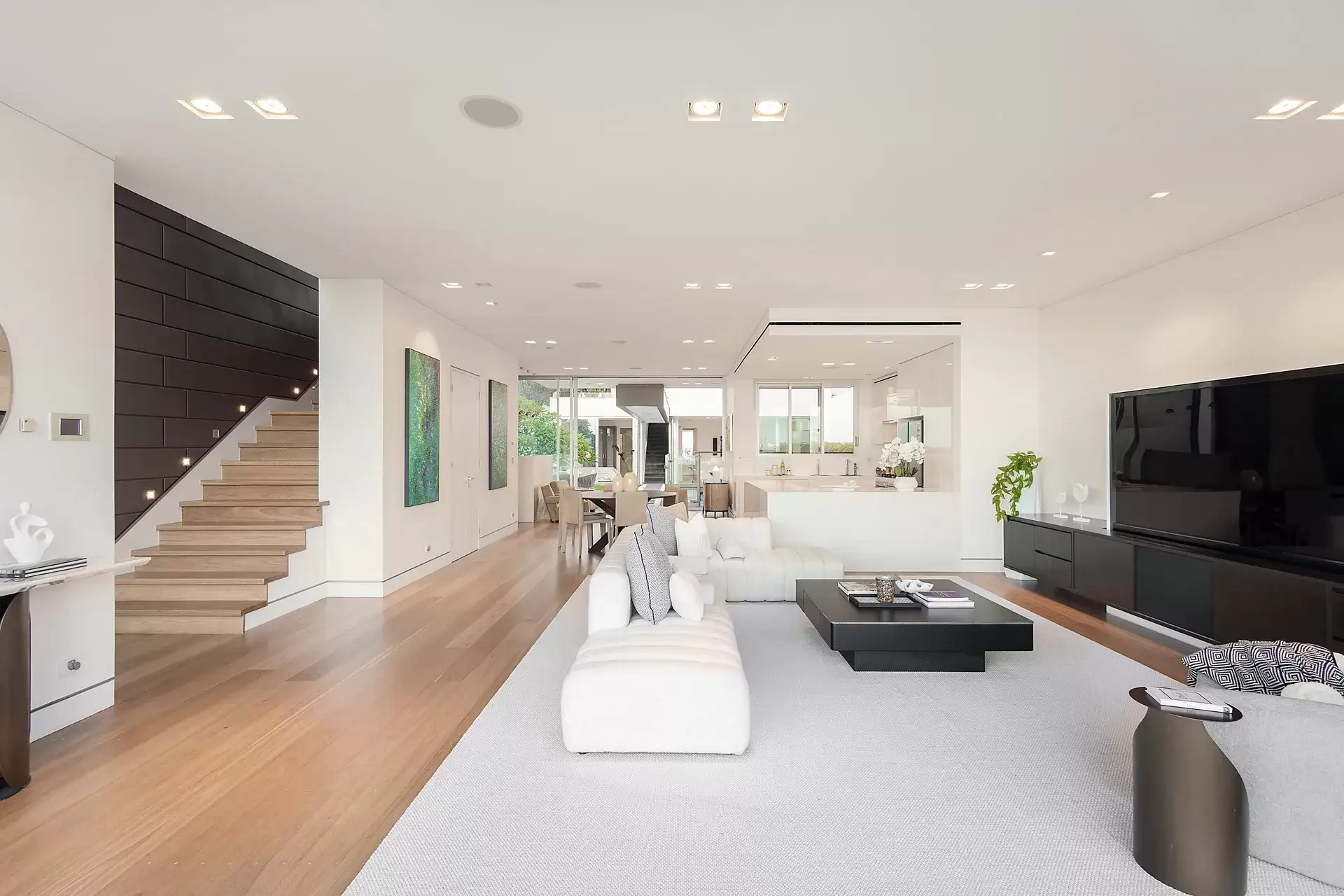 8 Superba Parade, Mosman Sold by Sydney Sotheby's International Realty - image 2