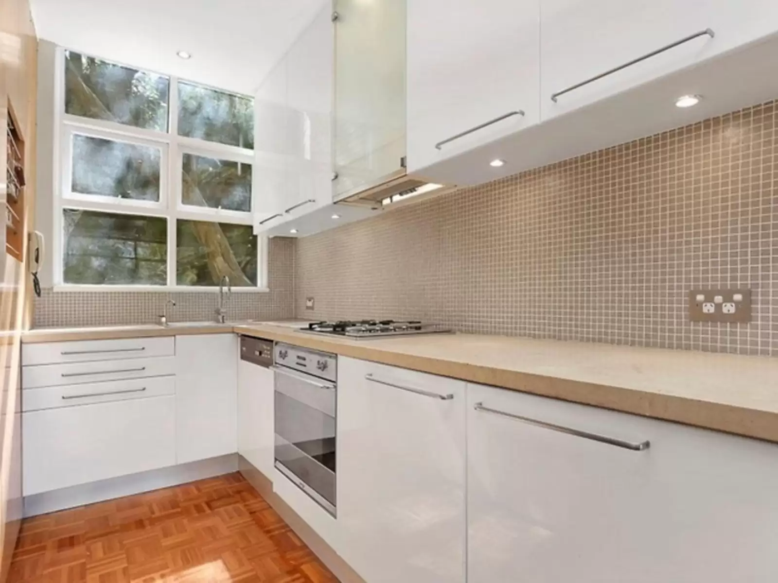 20/19 Stanley Street, Woollahra Sold by Sydney Sotheby's International Realty - image 4