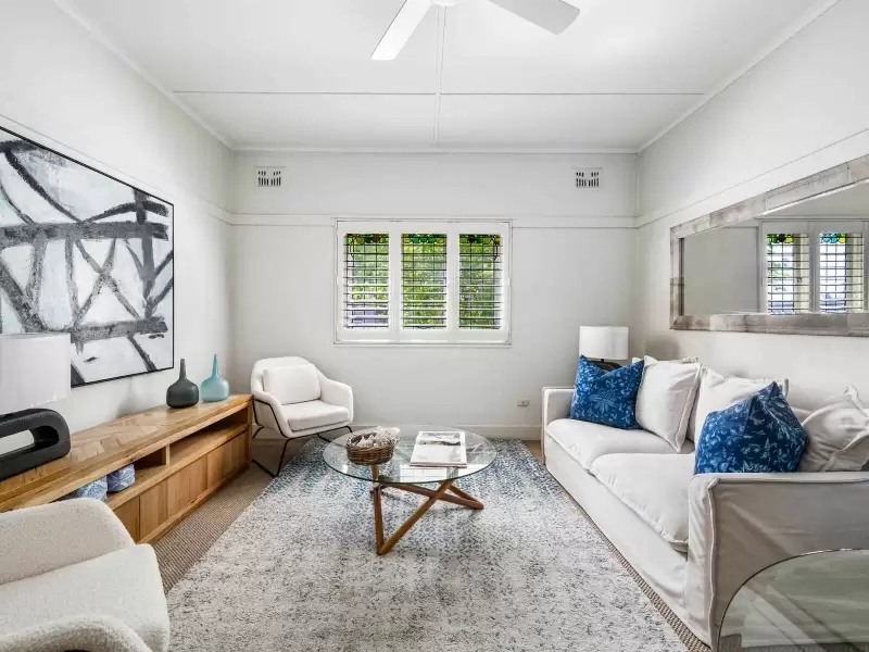 12/7 Wylde Street, Potts Point Leased by Sydney Sotheby's International Realty - image 2