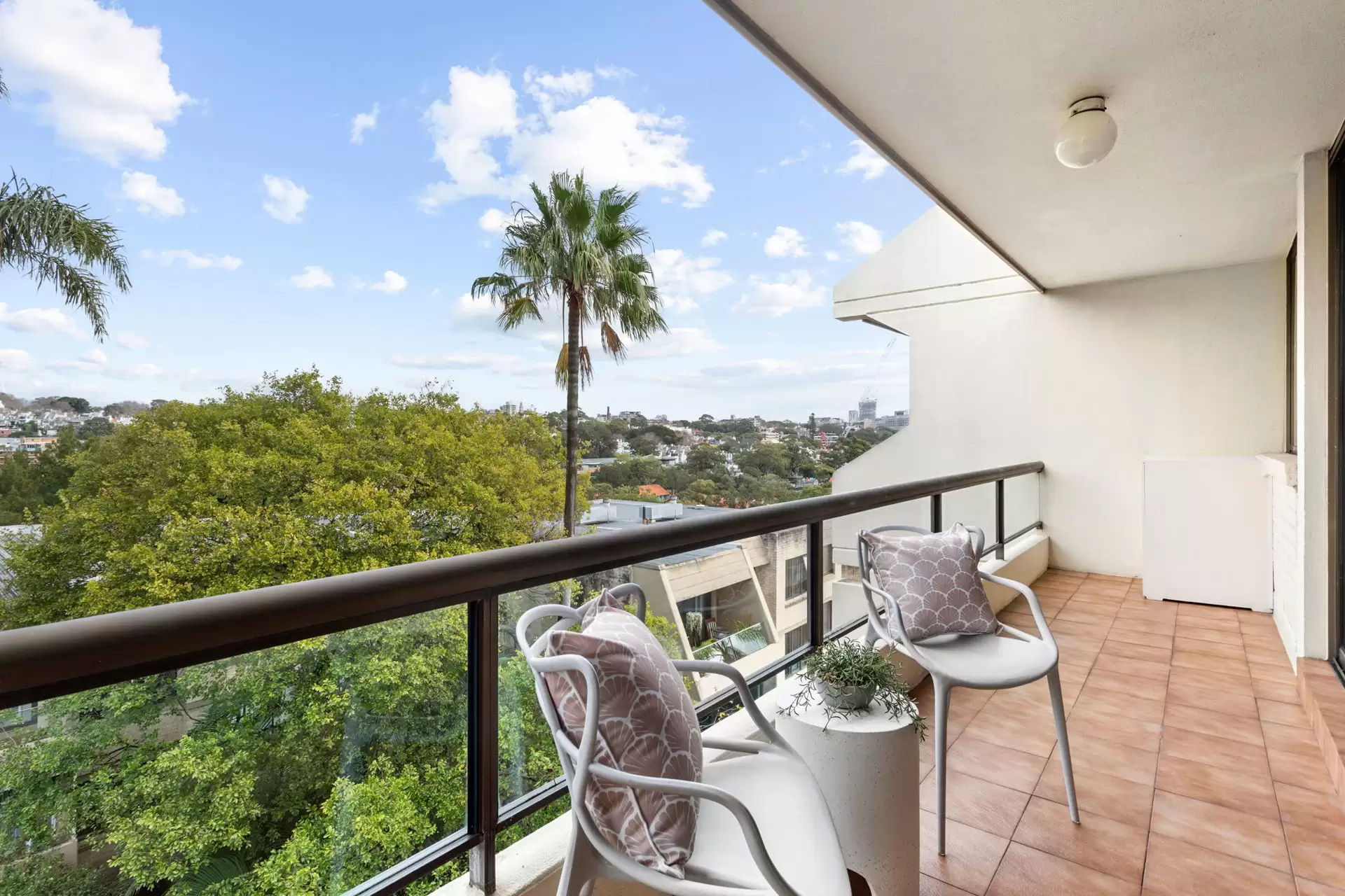 4/2 New Mclean Street, Edgecliff Sold by Sydney Sotheby's International Realty - image 2