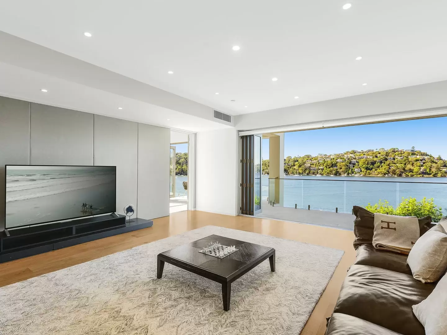 308 Edinburgh Road, Castlecrag Sold by Sydney Sotheby's International Realty - image 4