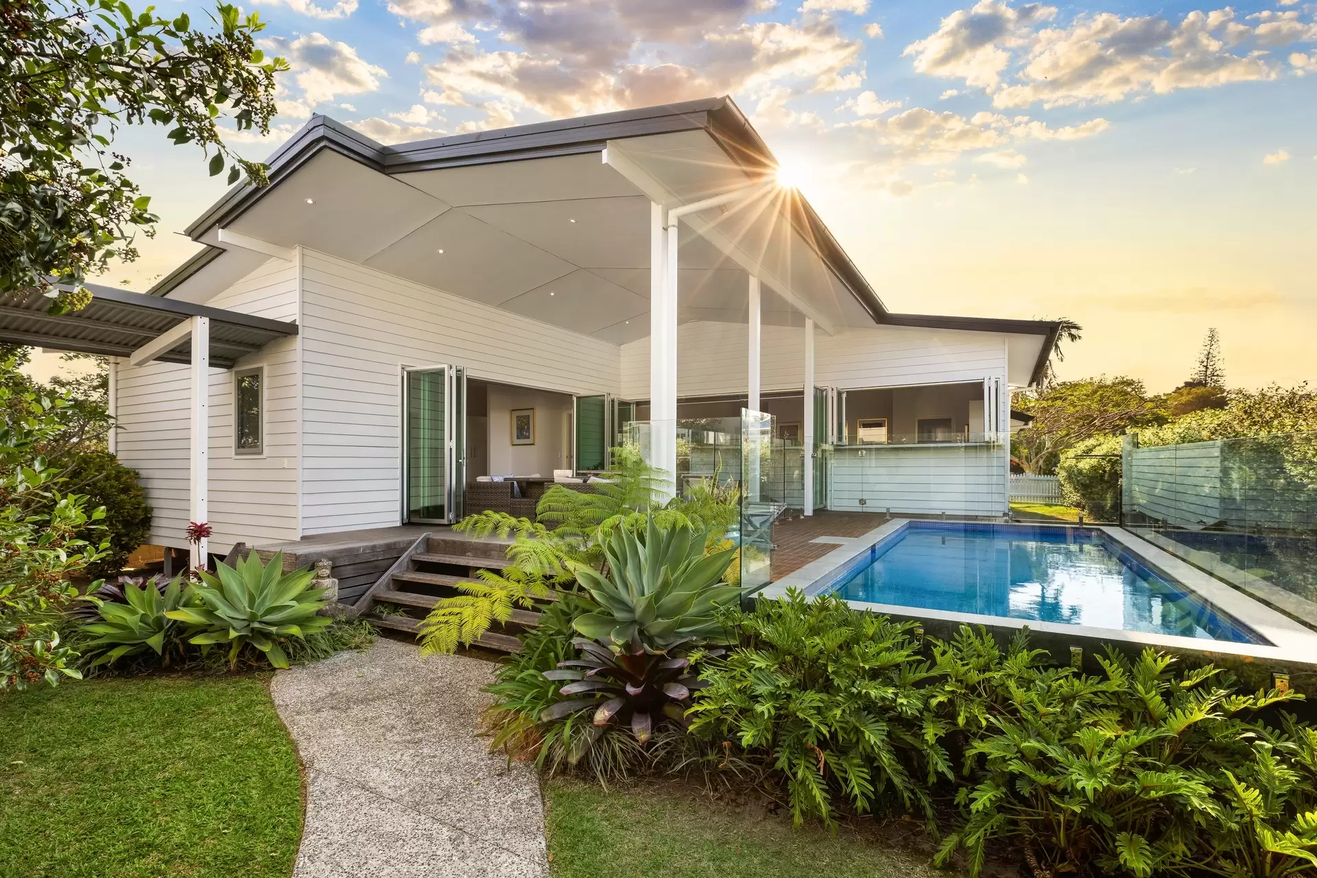 61 Tennyson Street, Byron Bay For Sale by Sydney Sotheby's International Realty - image 1