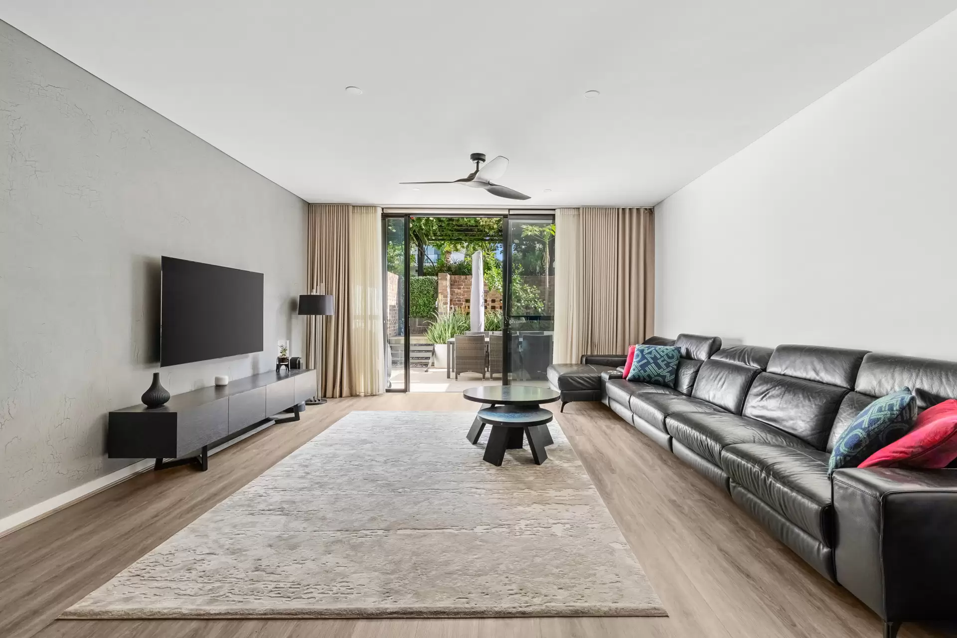 63A Wilson Street, Botany Sold by Sydney Sotheby's International Realty - image 2