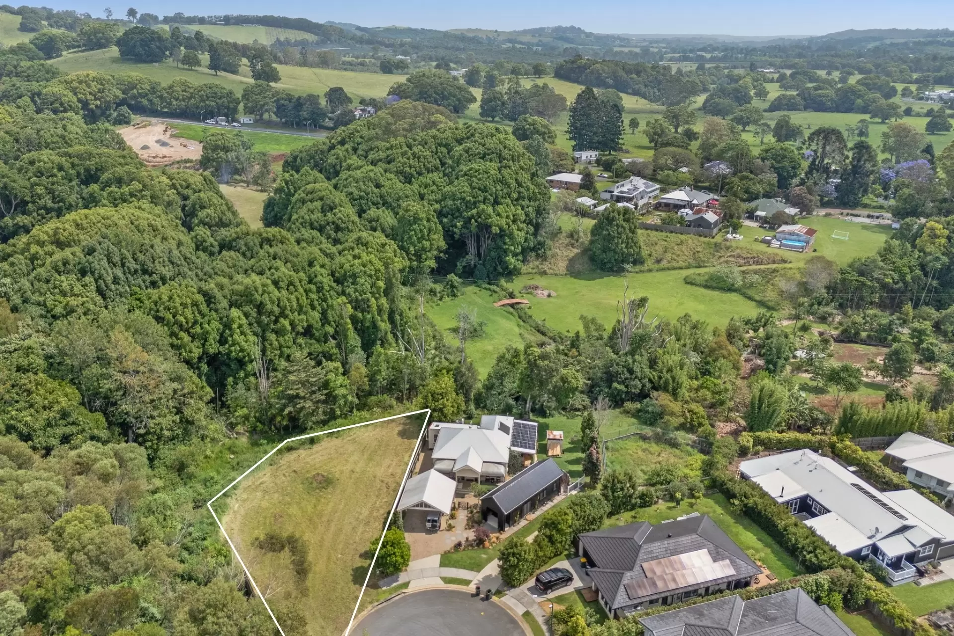 52 Blackwood Crescent, Bangalow Auction by Sydney Sotheby's International Realty - image 1