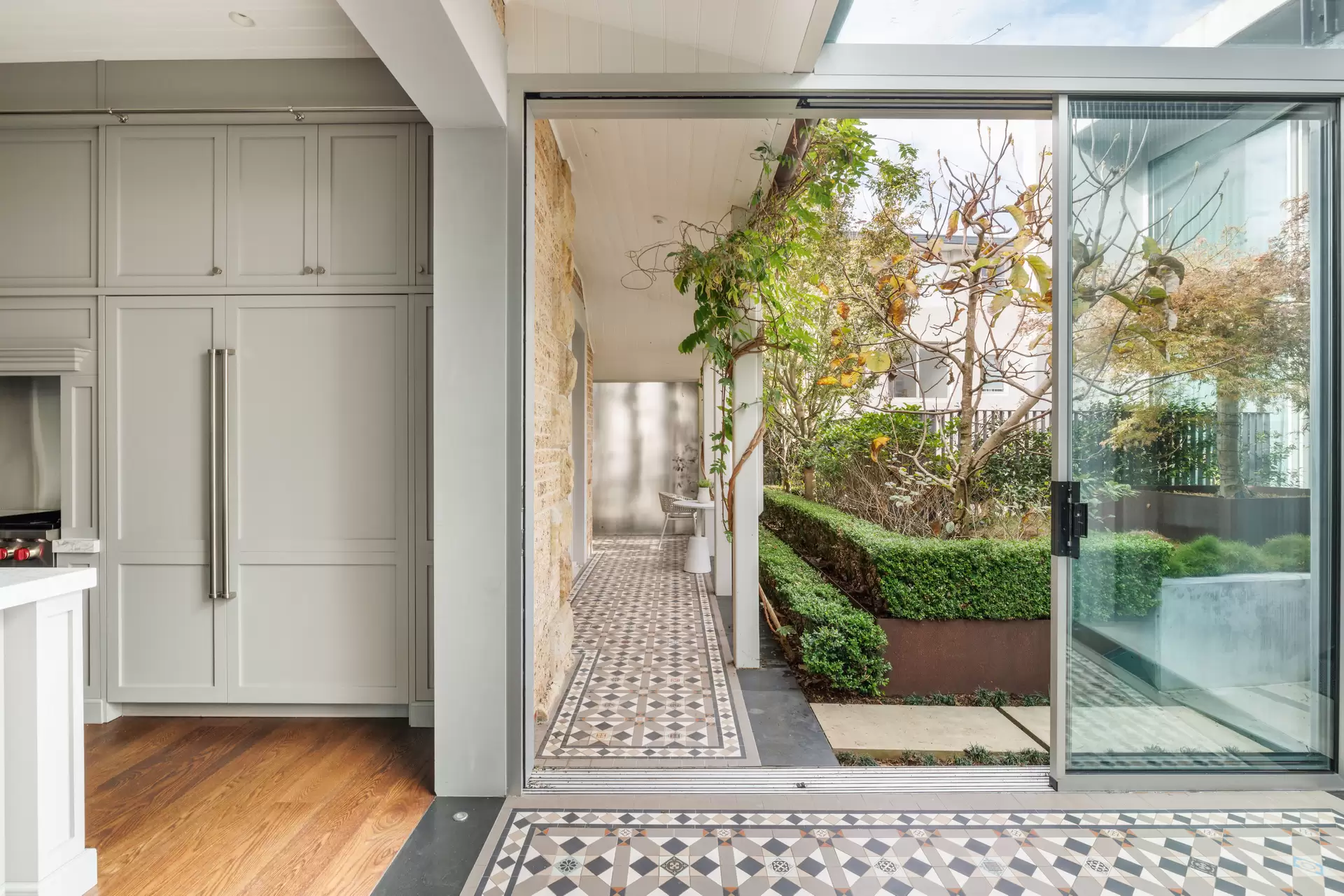 24 Pearson Street, Balmain East Auction by Sydney Sotheby's International Realty - image 1