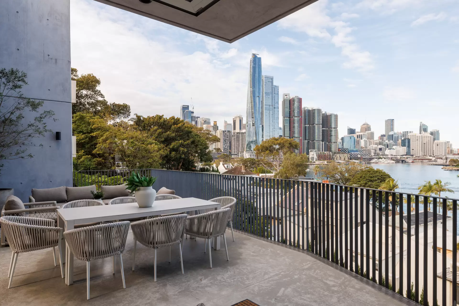 24 Pearson Street, Balmain East Auction by Sydney Sotheby's International Realty - image 1