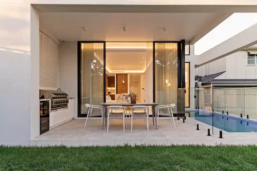 8a Como Street, Blakehurst For Sale by Sydney Sotheby's International Realty