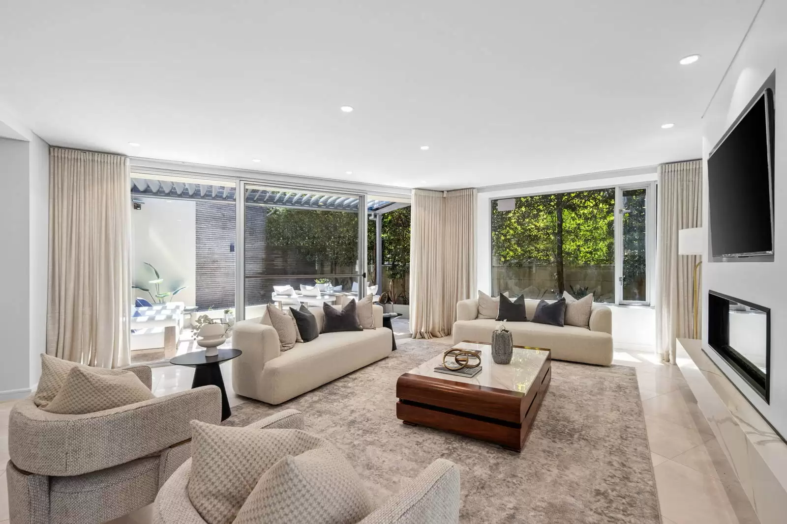 1/1 Leura Road, Double Bay Leased by Sydney Sotheby's International Realty - image 1