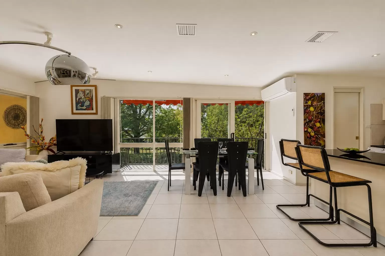 10 Schlich Street, Yarralumla For Sale by Sydney Sotheby's International Realty - image 7