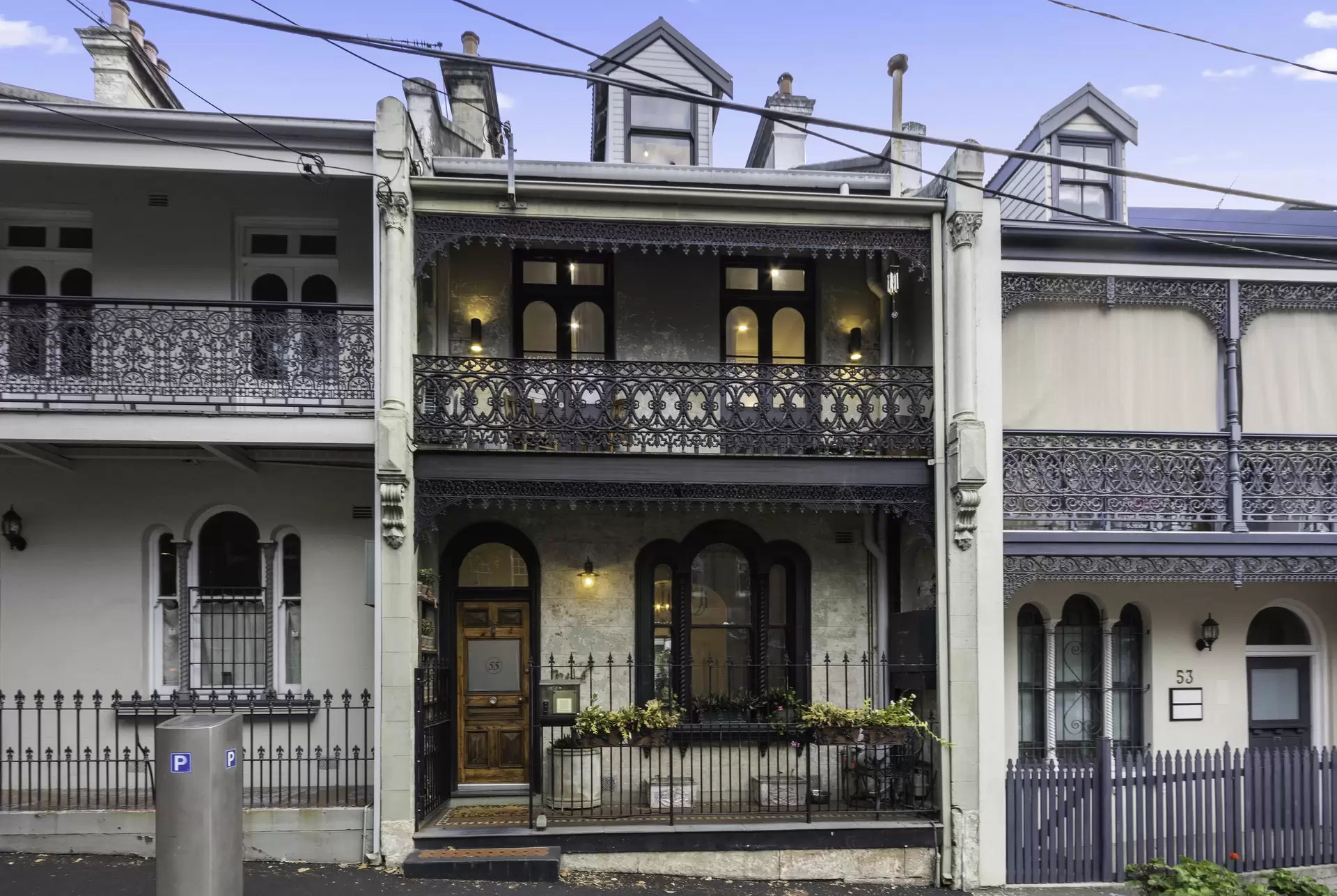 55 Albion Street, Surry Hills Sold by Sydney Sotheby's International Realty - image 1