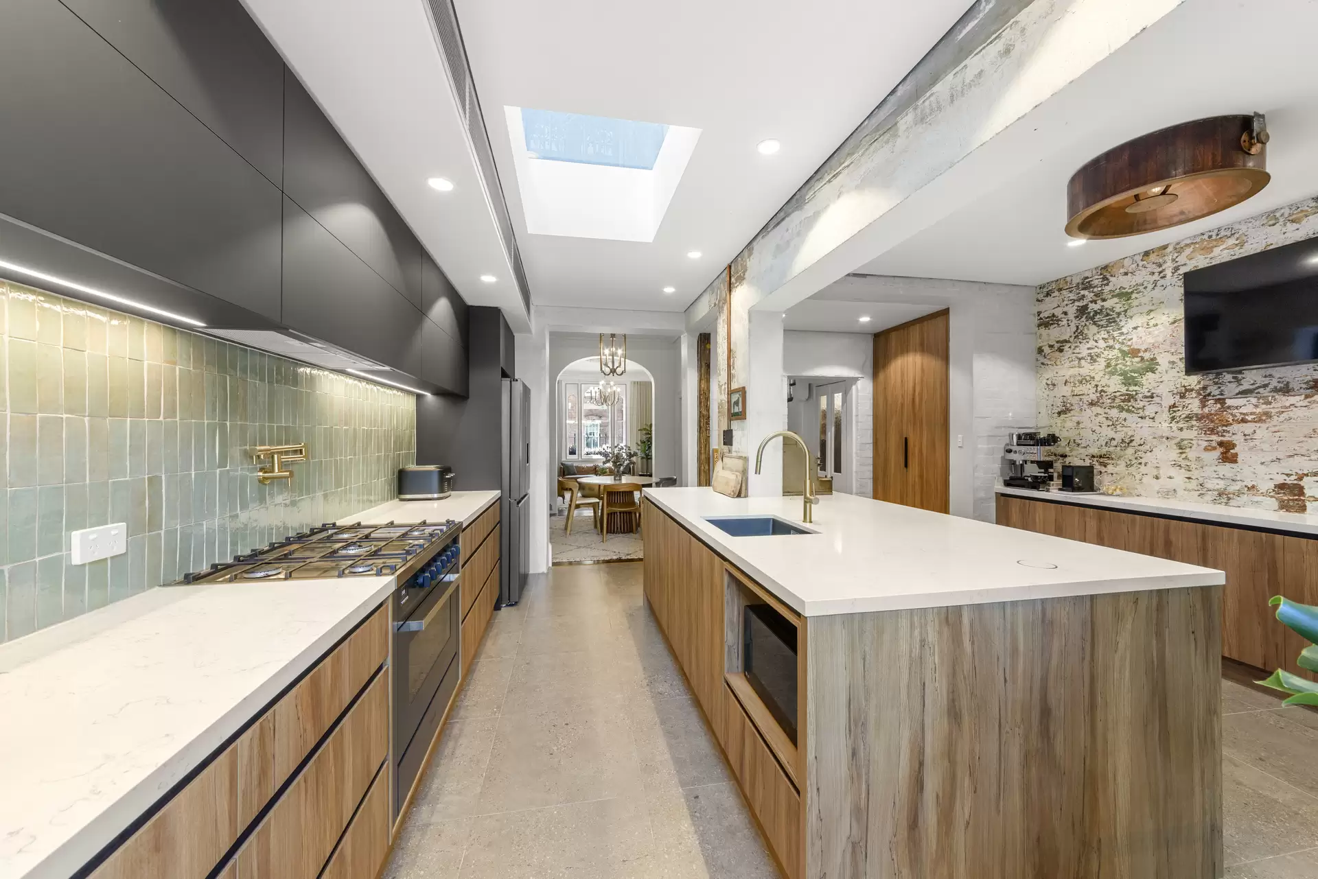 55 Albion Street, Surry Hills Sold by Sydney Sotheby's International Realty - image 1