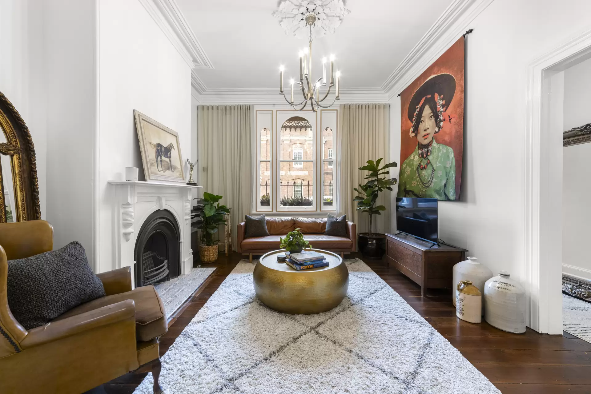 55 Albion Street, Surry Hills Sold by Sydney Sotheby's International Realty - image 1