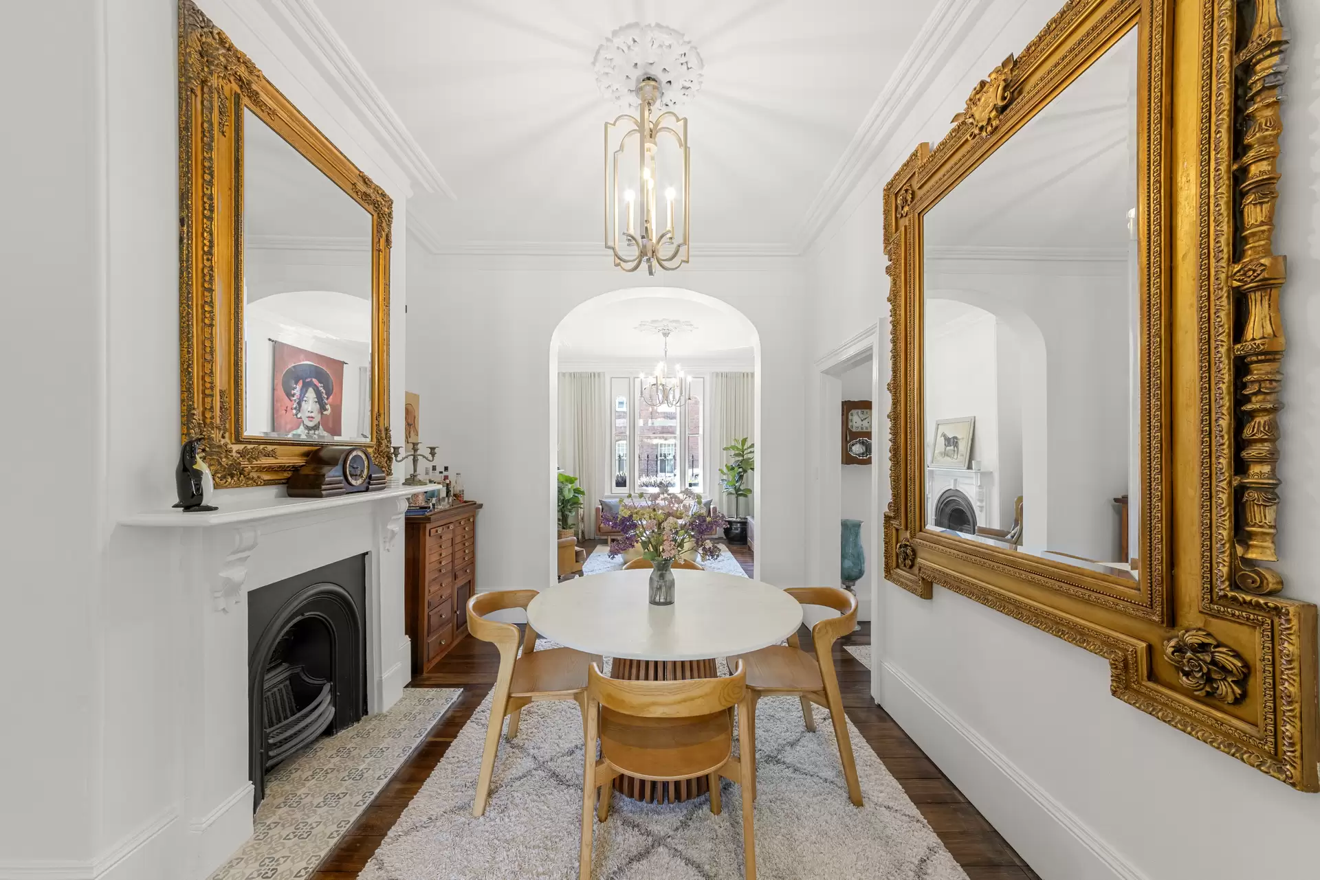 55 Albion Street, Surry Hills Sold by Sydney Sotheby's International Realty - image 1