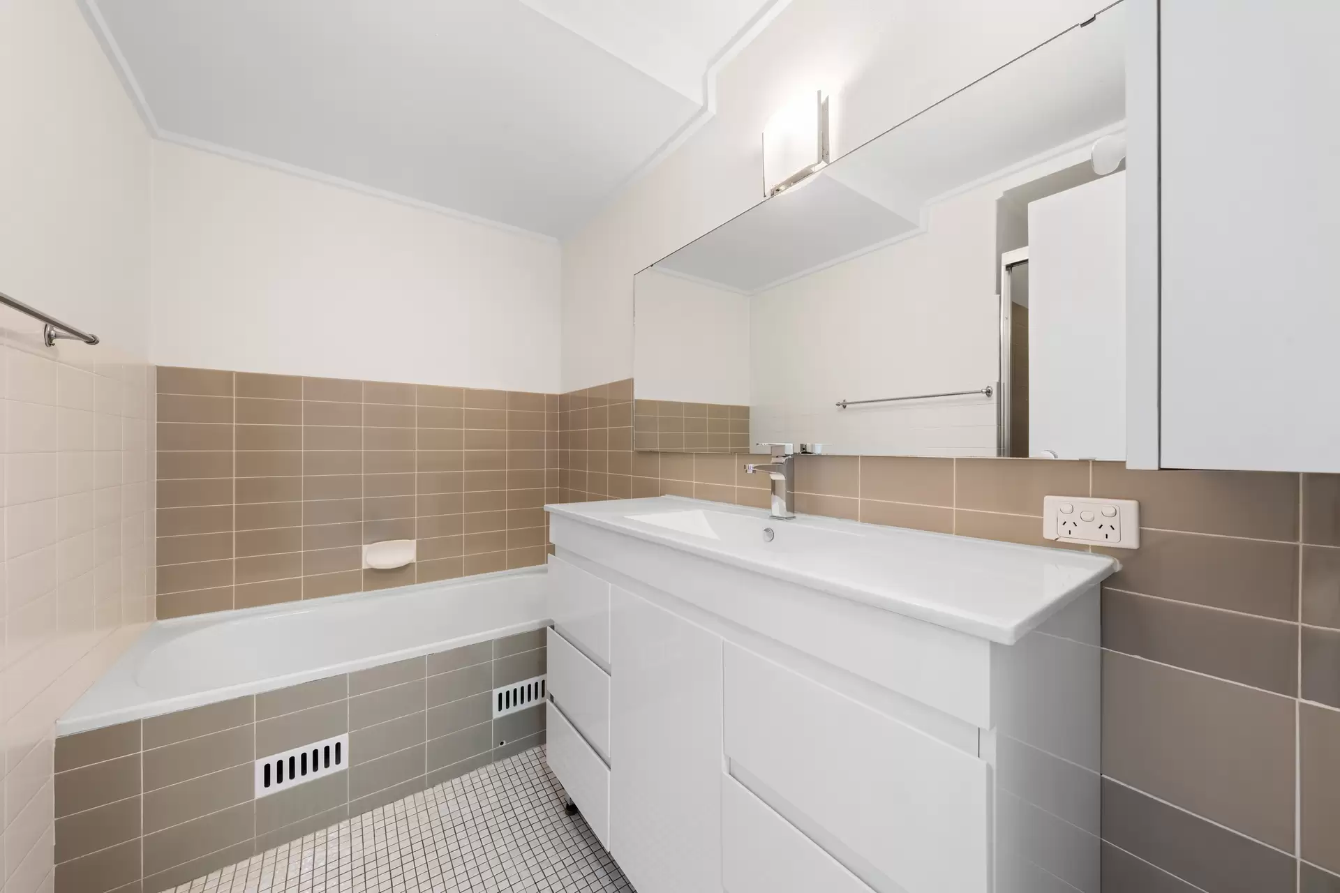 10/250 New South Head Road, Double Bay Leased by Sydney Sotheby's International Realty - image 1