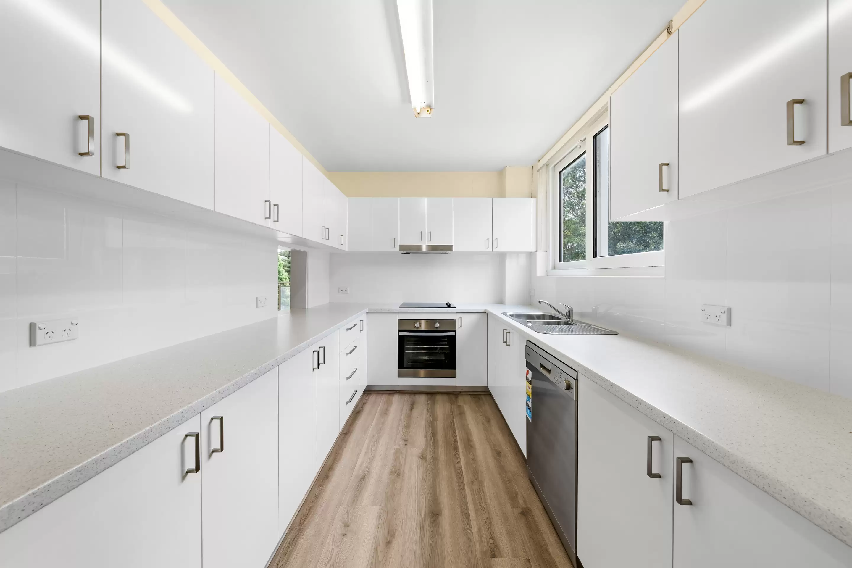 10/250 New South Head Road, Double Bay Leased by Sydney Sotheby's International Realty - image 2
