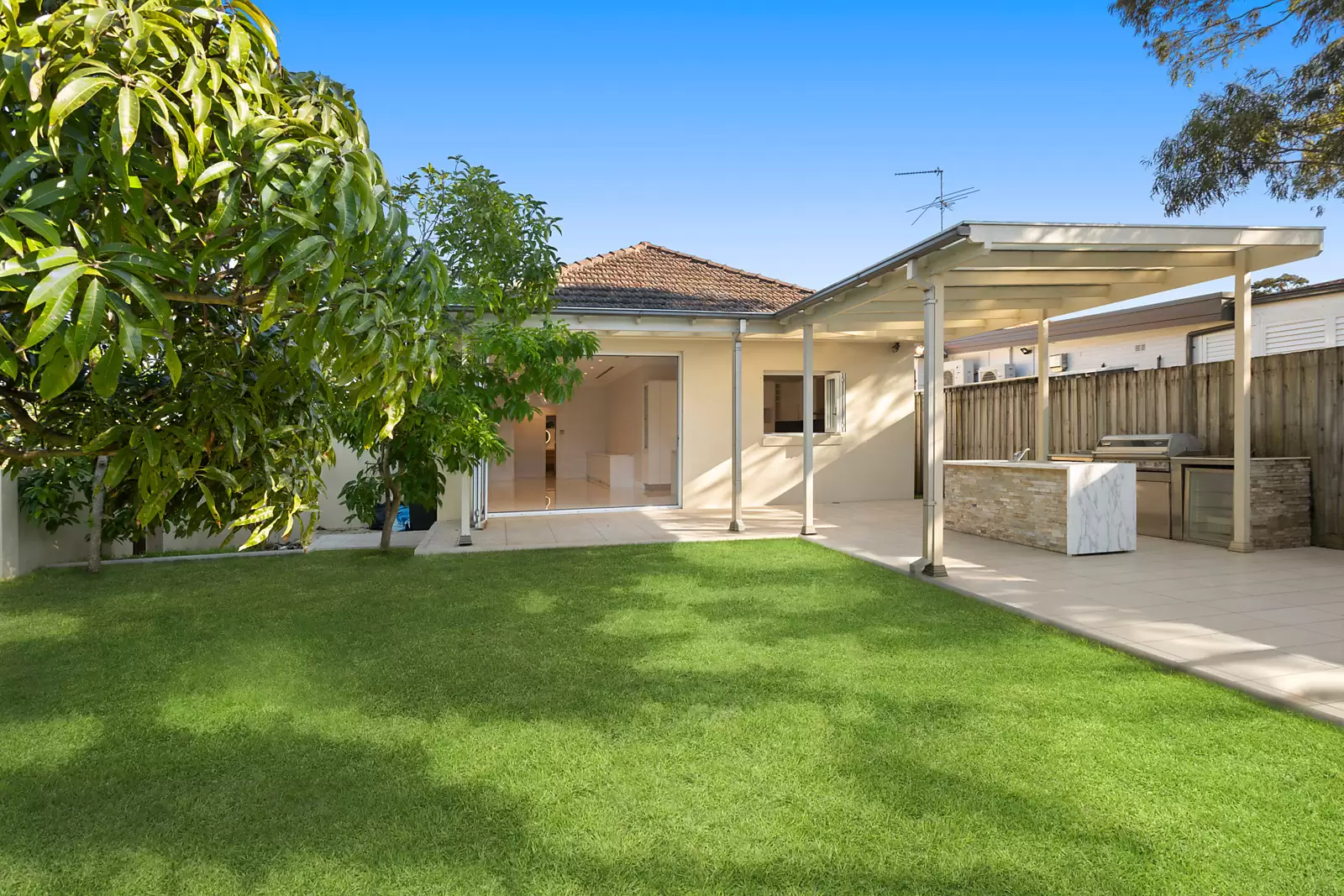 59 Cottenham Ave, Kensington For Sale by Sydney Sotheby's International Realty - image 2