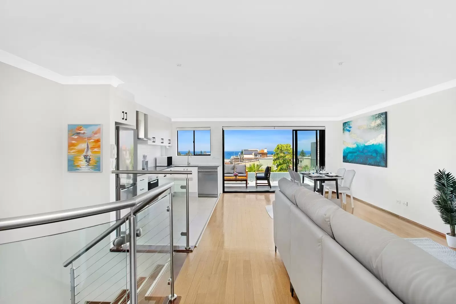 7/180-196 Coogee Bay Road, Coogee For Sale by Sydney Sotheby's International Realty - image 2