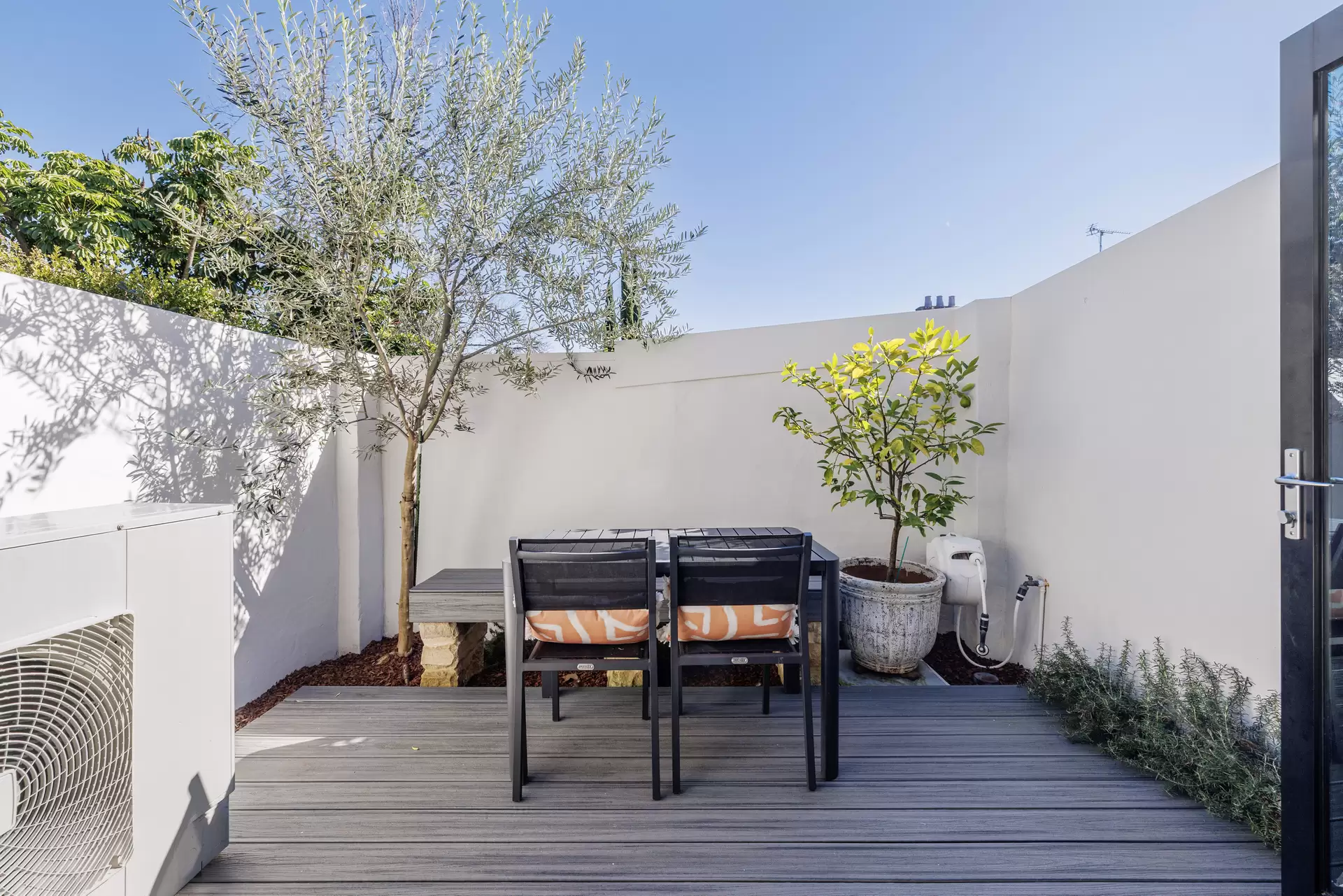 12 Shadforth Street, Paddington Sold by Sydney Sotheby's International Realty - image 1