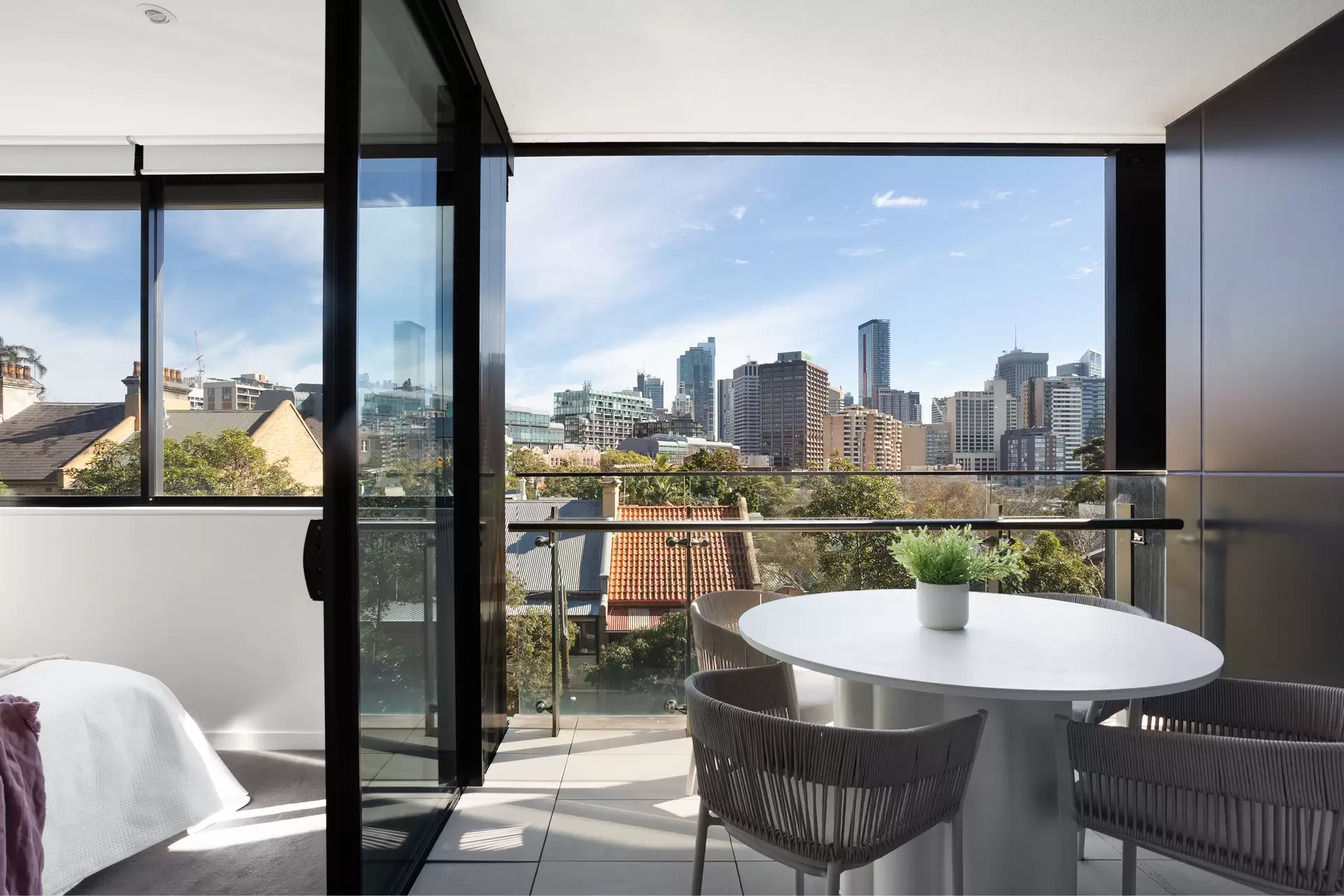 24/299 Forbes Street, Darlinghurst Sold by Sydney Sotheby's International Realty - image 1