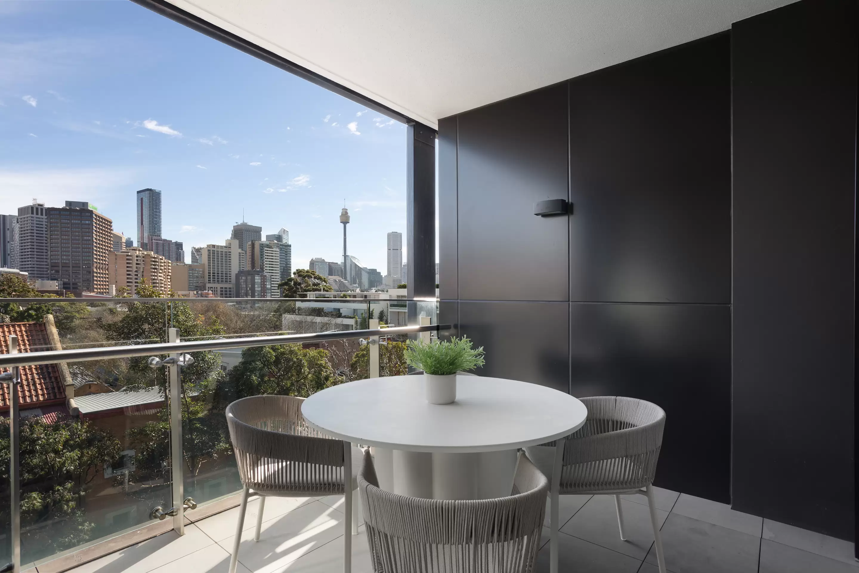 24/299 Forbes Street, Darlinghurst Sold by Sydney Sotheby's International Realty - image 3