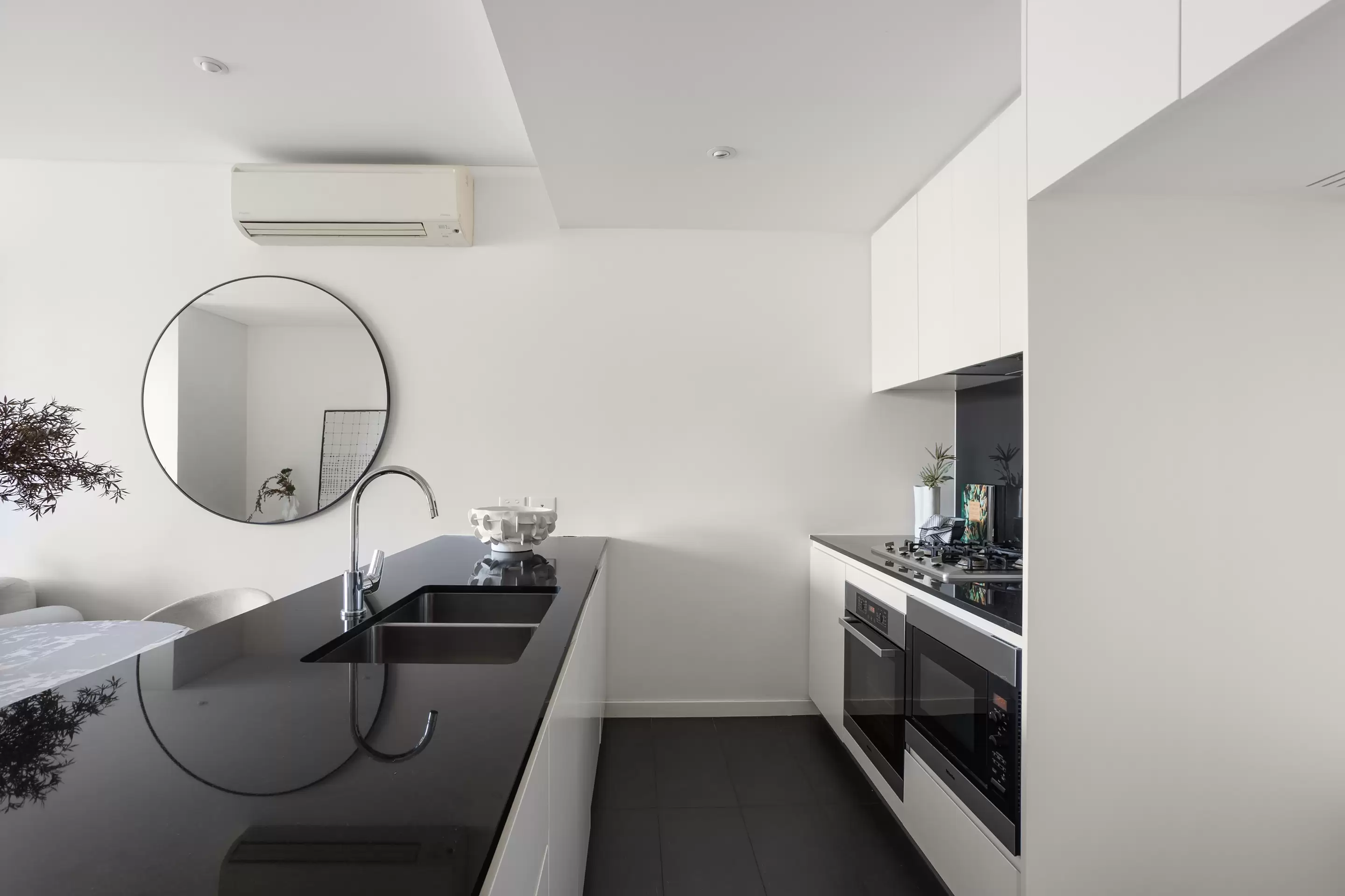 24/299 Forbes Street, Darlinghurst Sold by Sydney Sotheby's International Realty - image 5