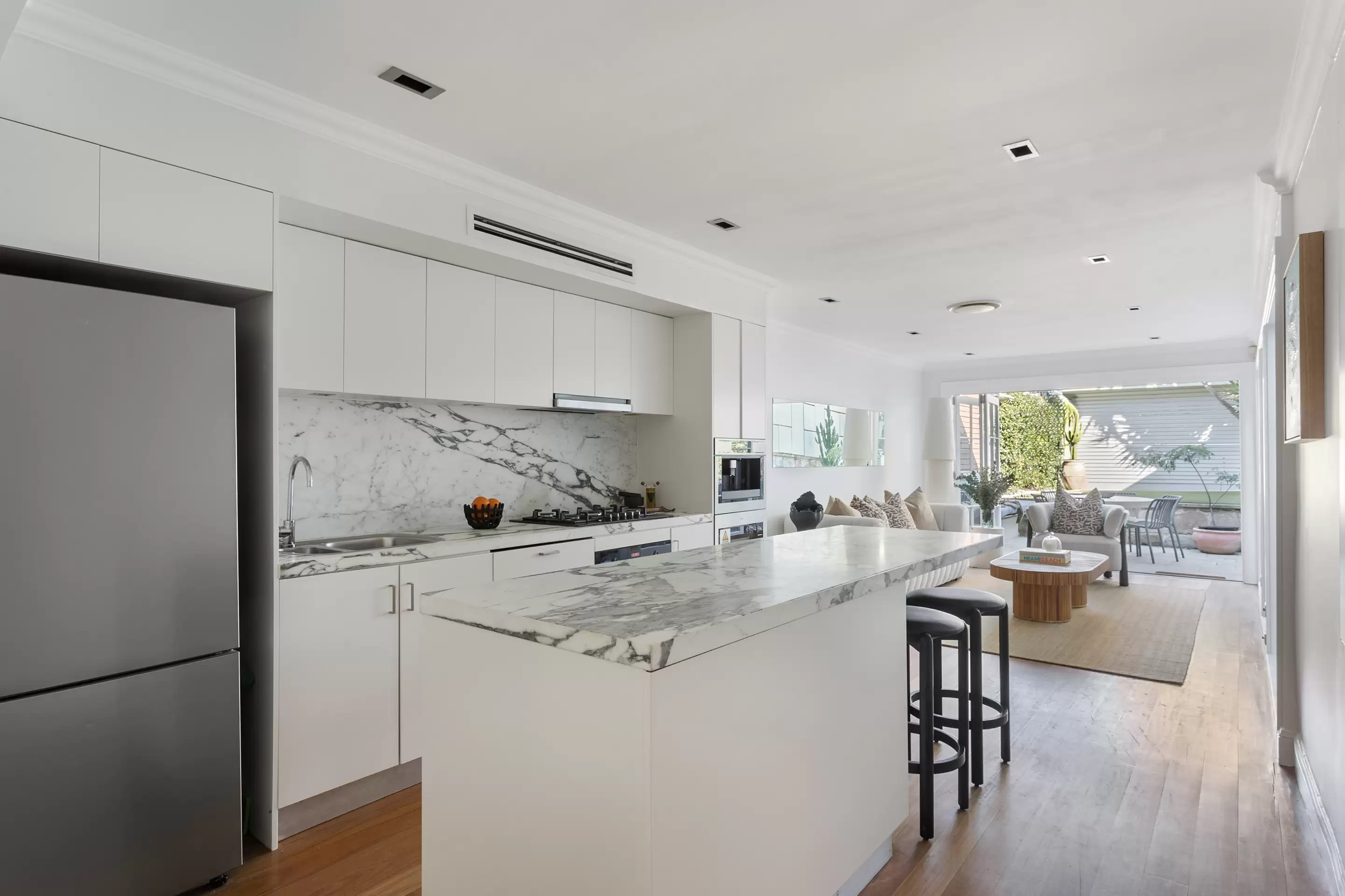 8 Artlett Street, Edgecliff Sold by Sydney Sotheby's International Realty - image 3