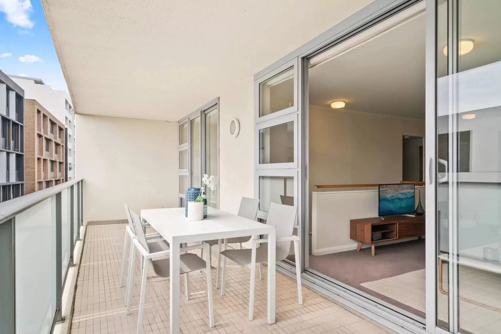 419/16-20 Smail Street, Ultimo Leased by Sydney Sotheby's International Realty - image 2