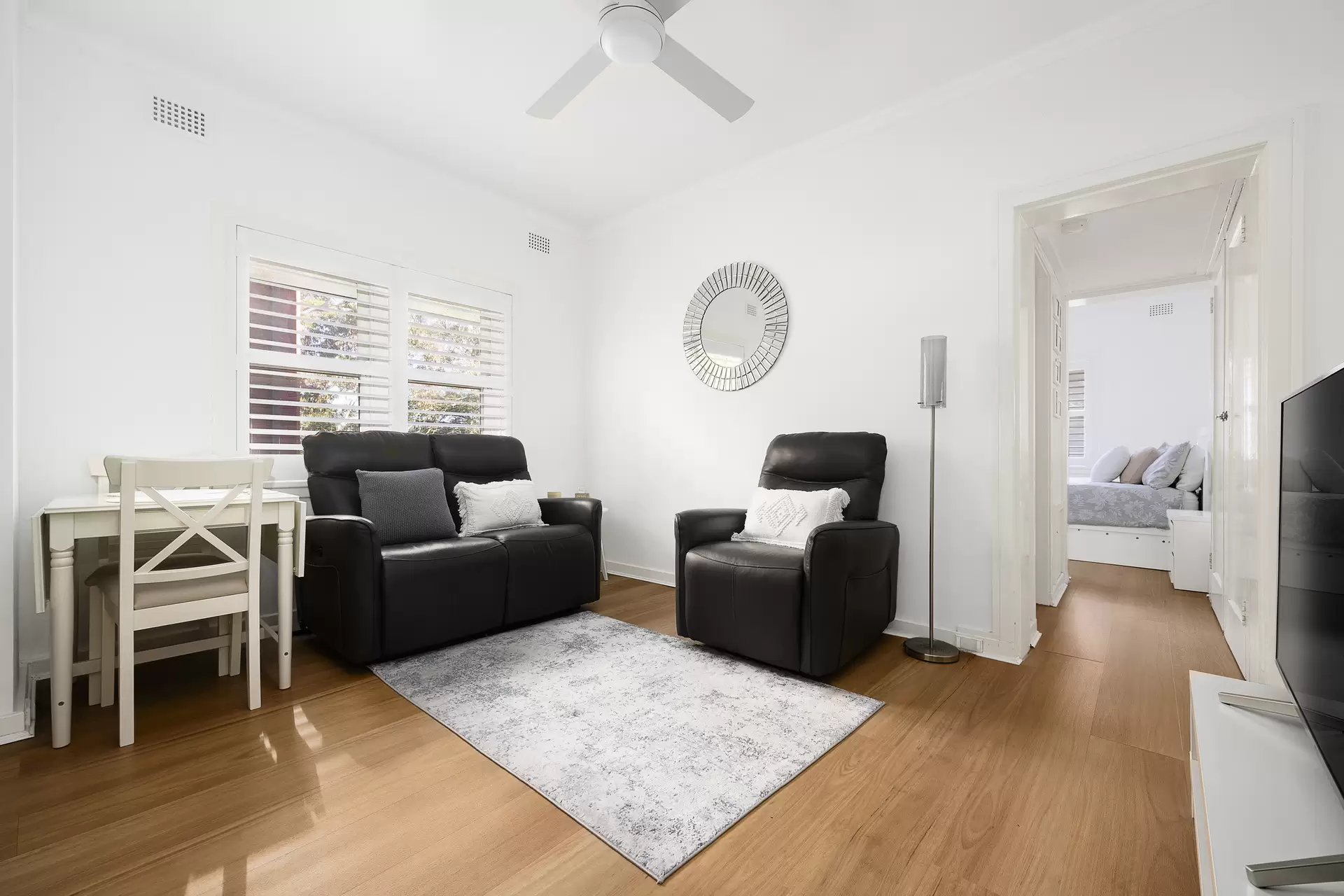 3/688 Old South Head Road, Rose Bay For Sale by Sydney Sotheby's International Realty - image 2