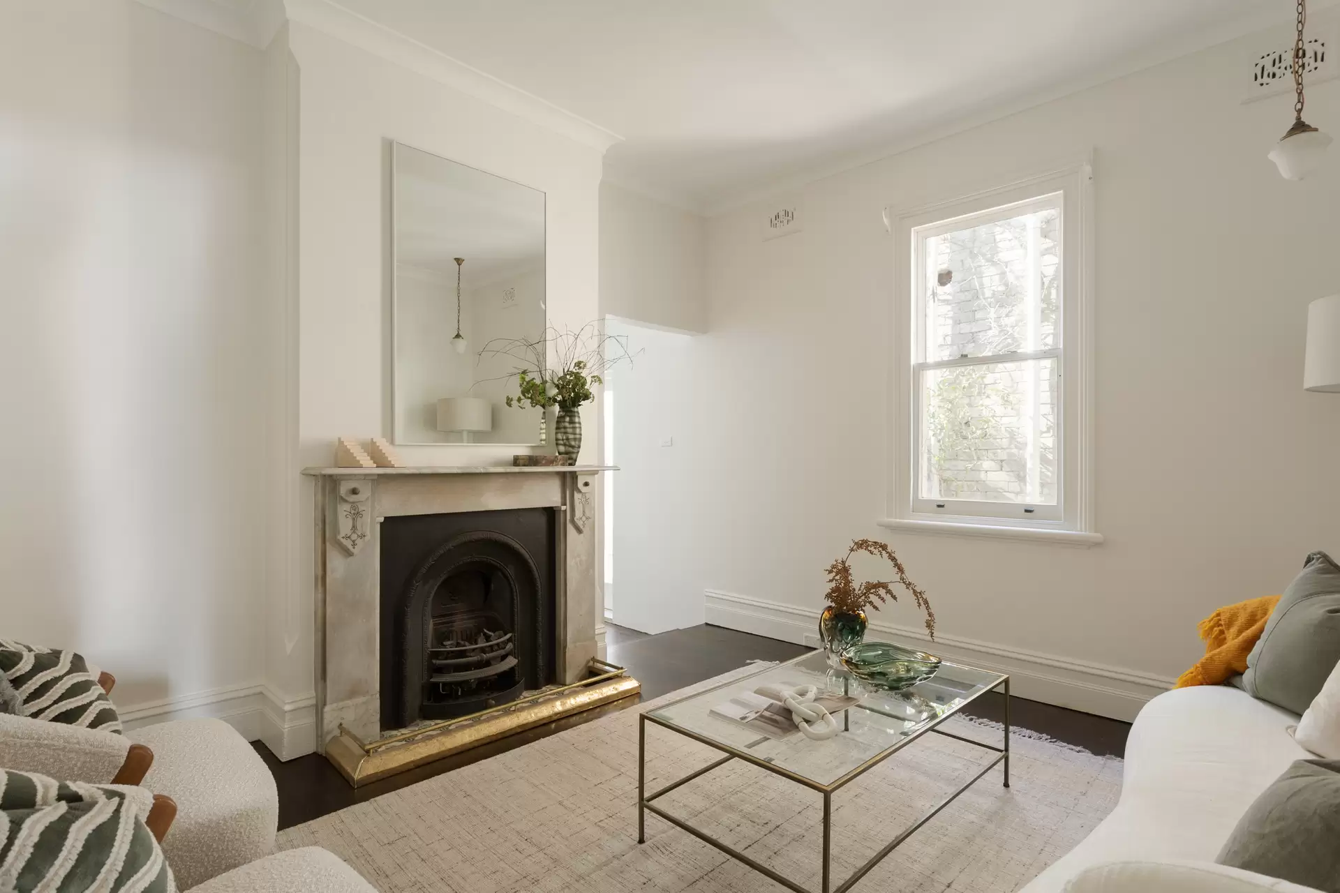 127 Edgecliff Road, Woollahra Sold by Sydney Sotheby's International Realty - image 1