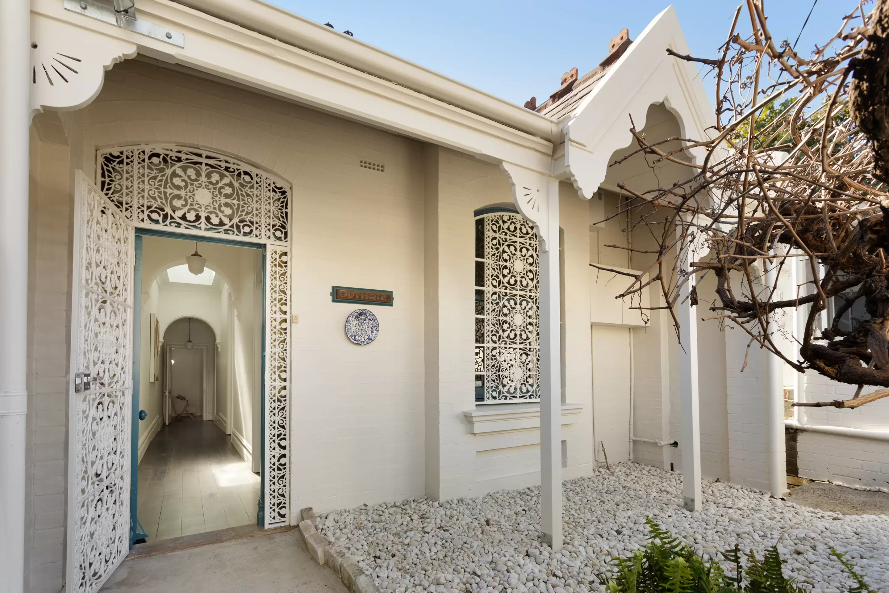 127 Edgecliff Road, Woollahra Sold by Sydney Sotheby's International Realty - image 1