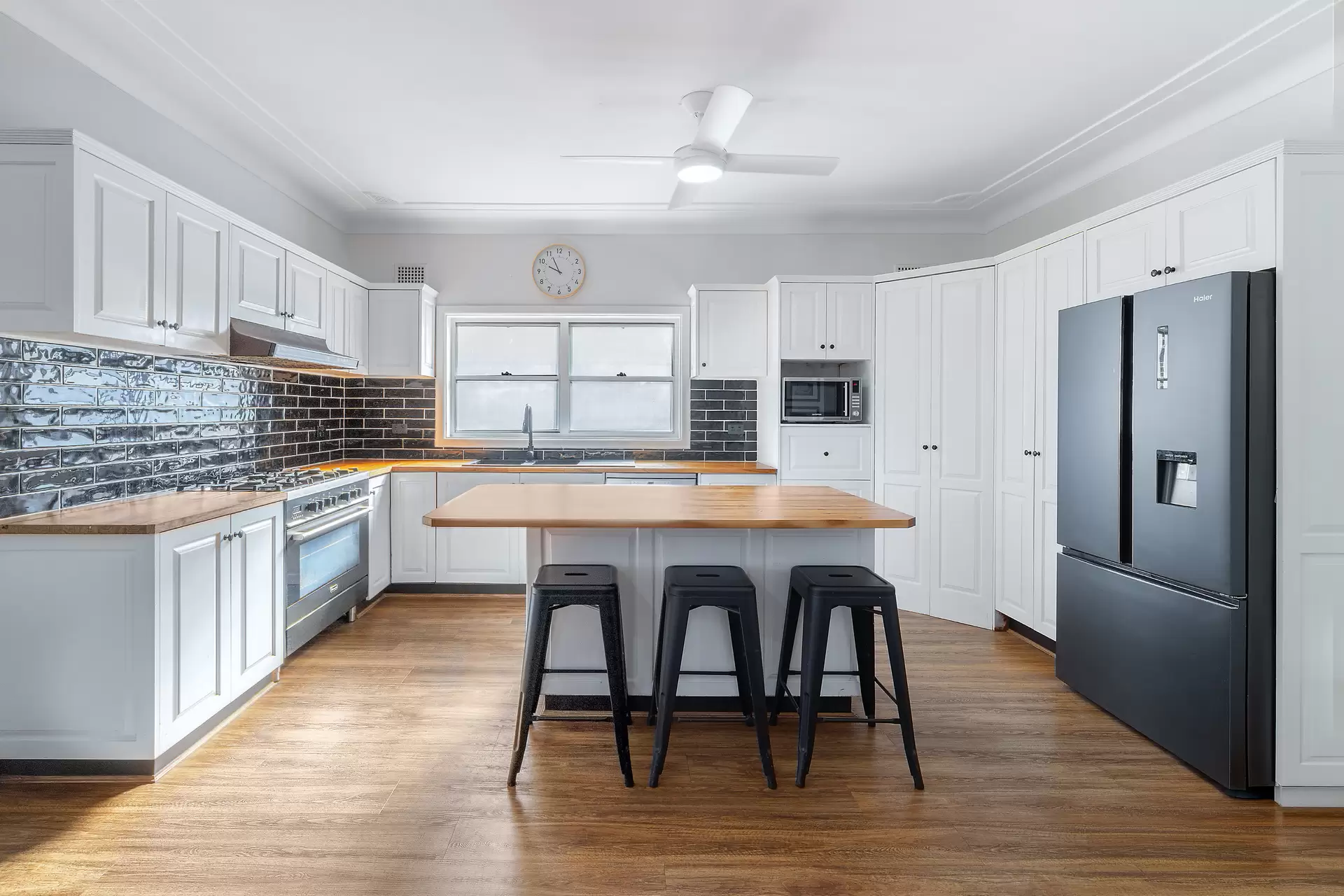 52 Trevelyan Street, Botany Sold by Sydney Sotheby's International Realty - image 3